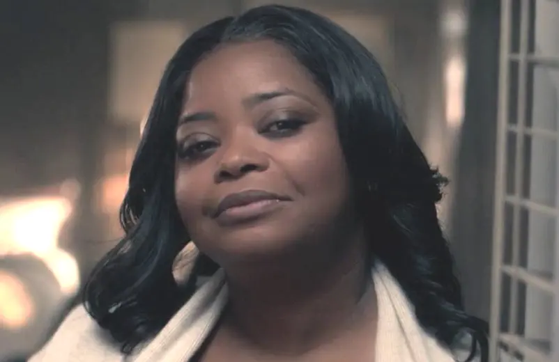 Octavia Spencer plays journalist and podcaster Poppy Parnell in Truth Be Told. (Apple TV+)