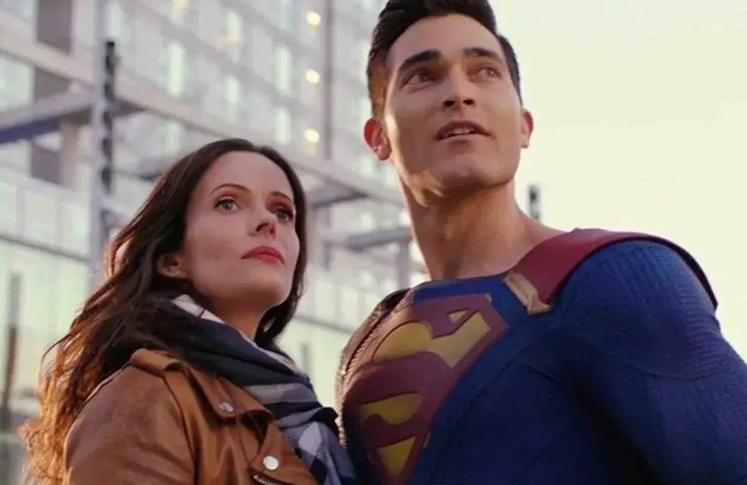 Supergirl's Elizabeth Tulloch and Tyler Hoechlin reprise their roles the world’s most famous super hero and Metropolis' most famous journalist in Superman & Lois. (The CW)