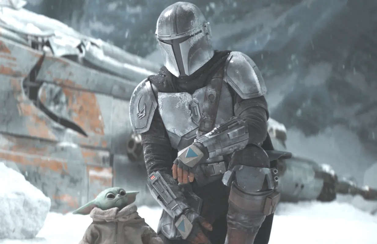 Mando (Pedro Pascal) and Baby Yoda are back on the road as The Mandolrian returns to Disney+. (Photo: Lucasfilm / Disney+)
