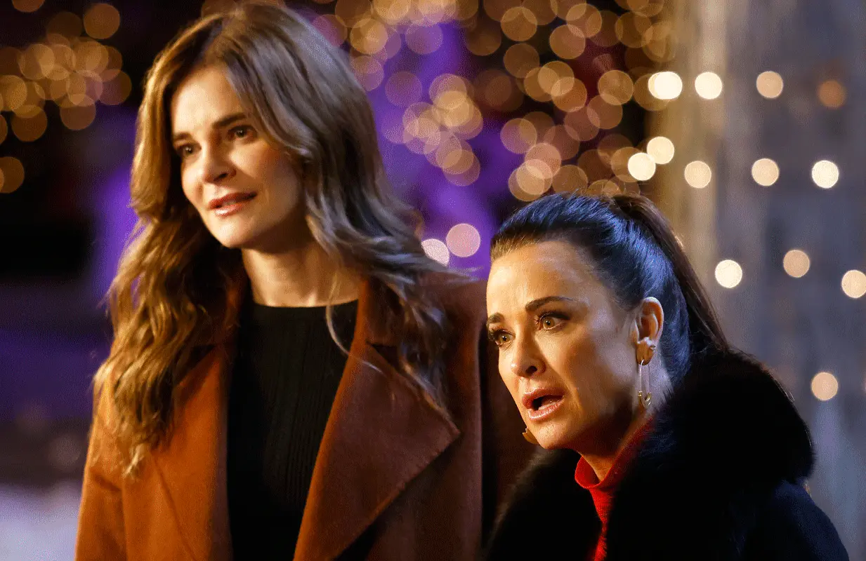 Betsy Brandt and Kyle Richards star in The Housewives of the North Pole. (Photo: Fred Hayes/Peacock)