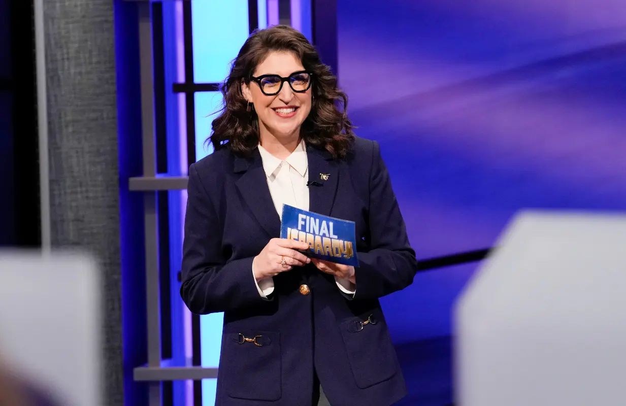 Mayim Bialik on Jeopardy! (Photo: ABC/Casey Durkin)