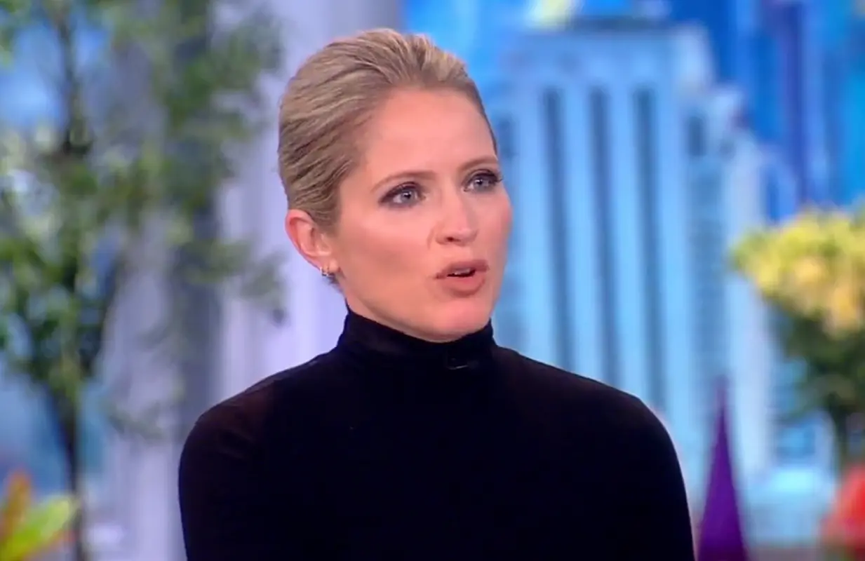 Sara Haines believes the internet has forgotten that the Depp-Heard trial is about "real abuse allegations."  (Photo: ABC)