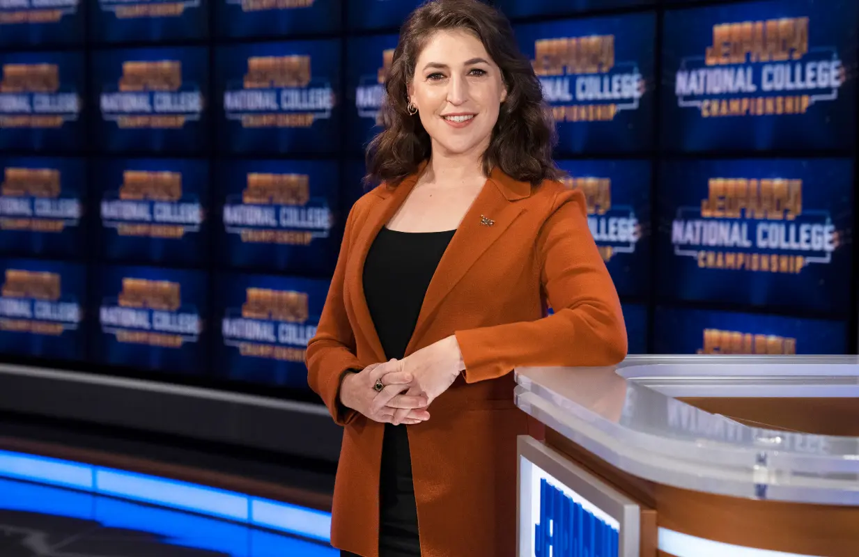 Mayim Bialik on the Jeopardy! set (Photo: ABC/Casey Durkin)