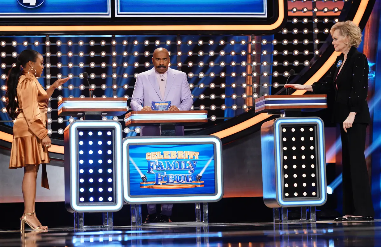 Quinta Bronson, Steve Harvey, and Jean Smart on Celebrity Family Feud (Photo: ABC/Christopher Willard)