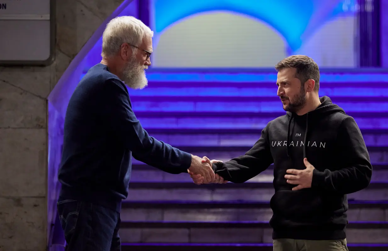 David Letterman and Ukraine President Volodymyr Zelenskyy. (Photo: Netflix)