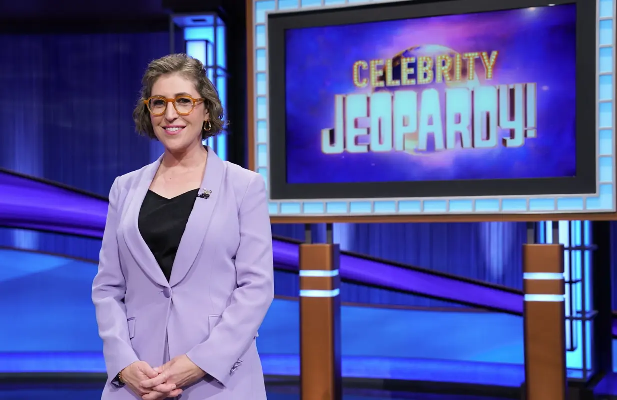 Mayim Bialik hosts Celebrity Jeopardy!. (Photo: ABC) 