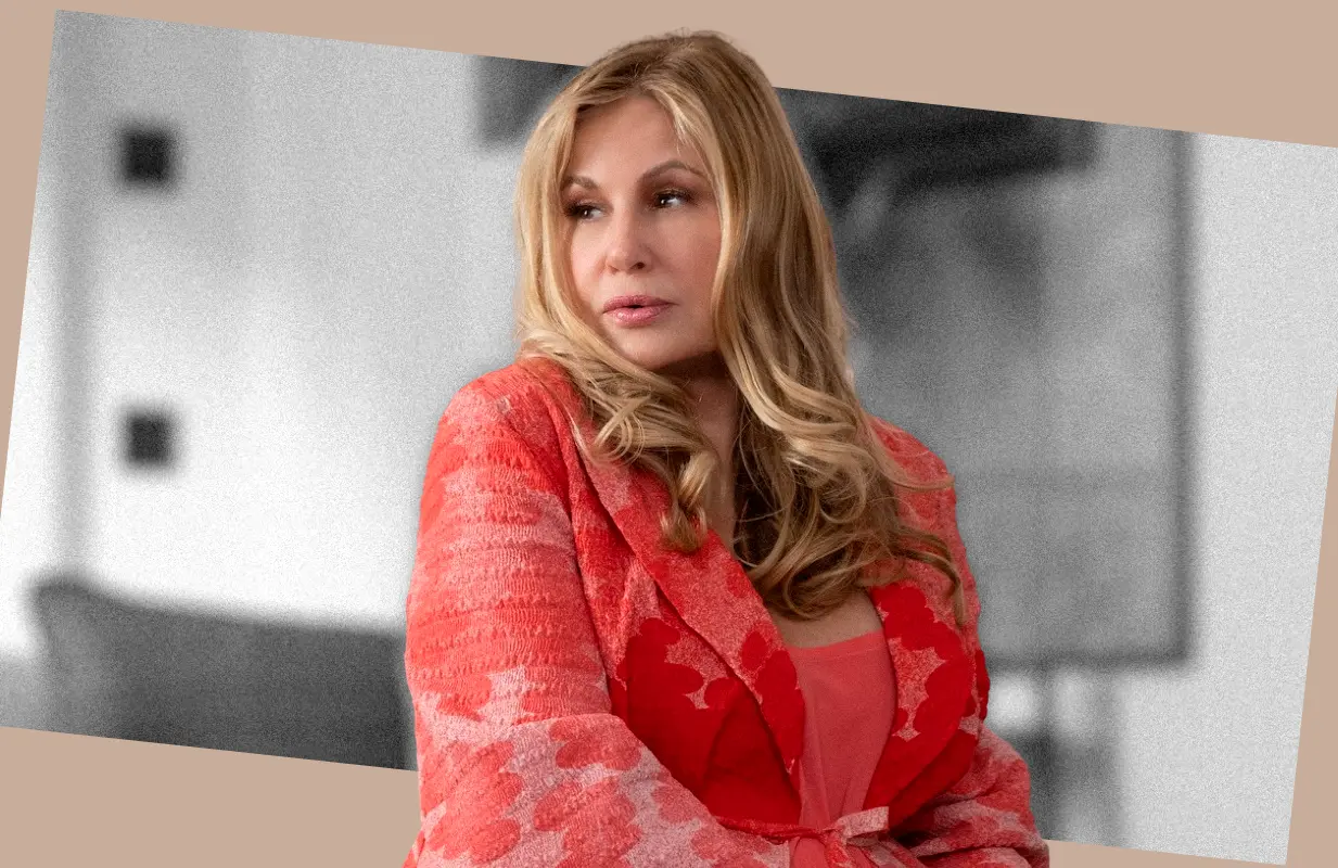 Jennifer Coolidge on The White Lotus (Photo: Fabio Lovino/HBO/Primetimer graphic)