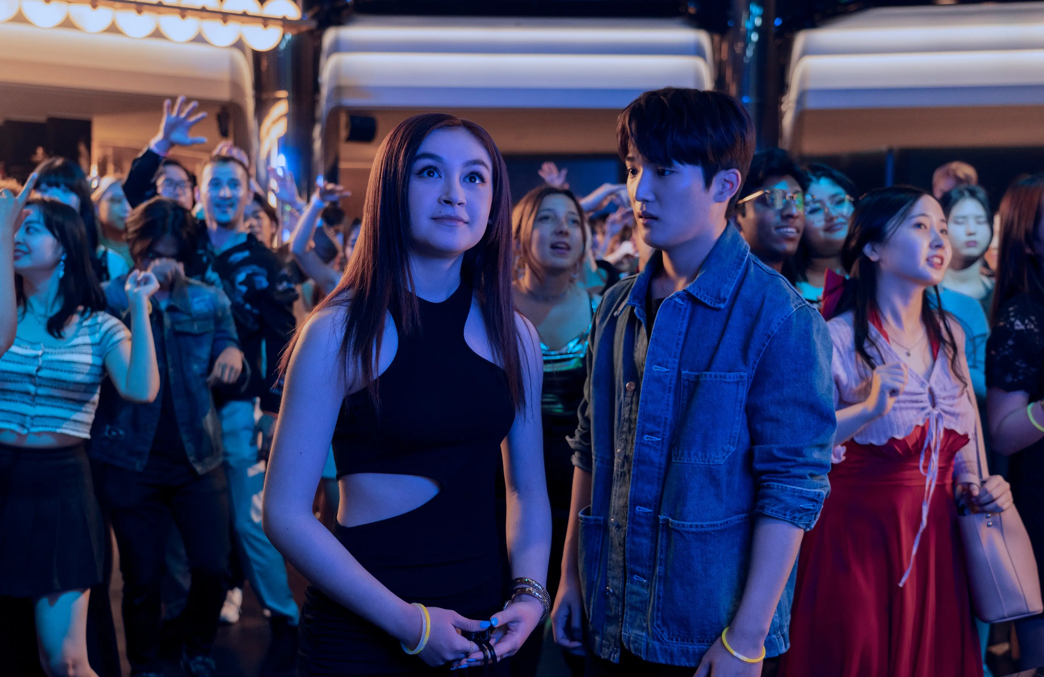 Anna Cathcart and Minyeong Choi in XO, Kitty (Photo: Park Young-Sol/Netflix)