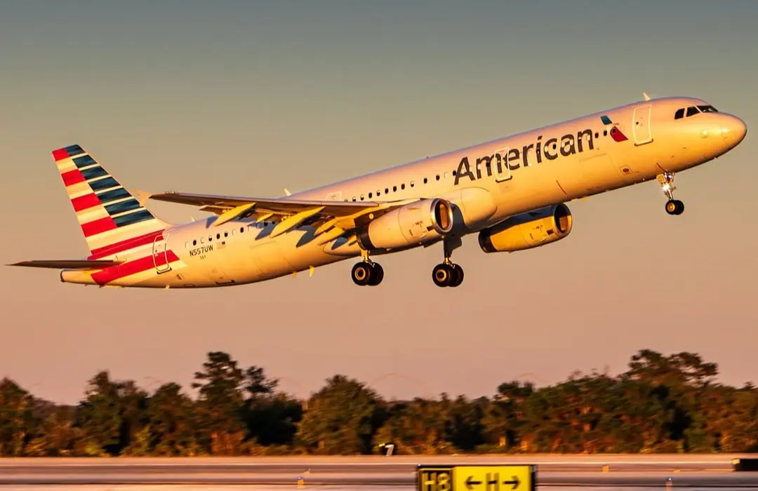 American Airlines plane taking off (Image via Instagram/@americanair)