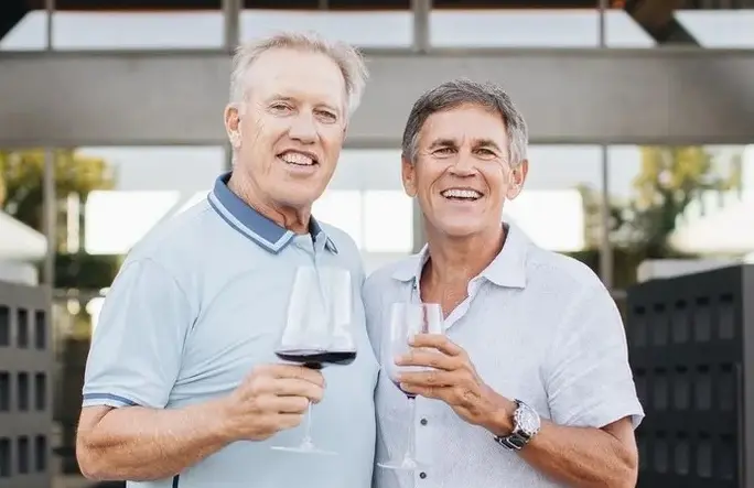 Jeff Sperbeck and NFL legend John Elway together (Image via Insatgram/@the_pop_radar)