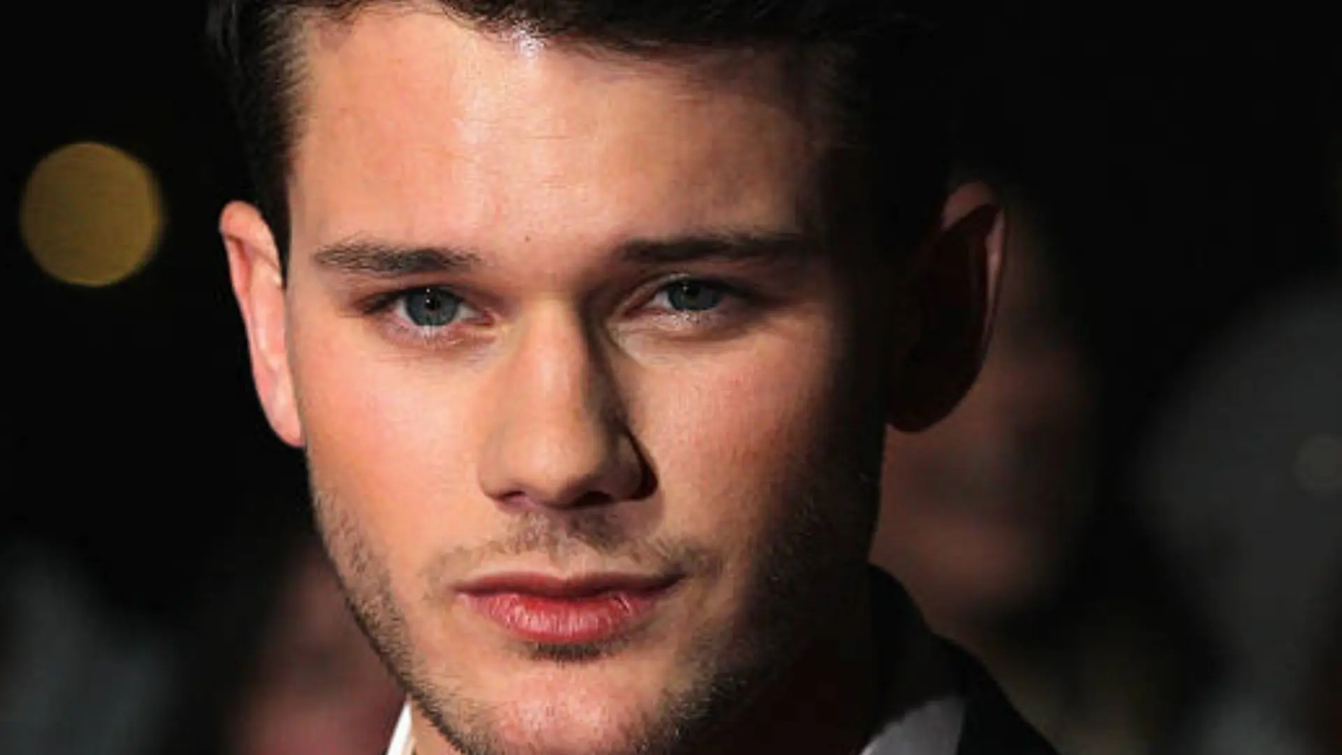 Jeremy Irvine as Henry Beauchamp in Outlander: Blood of My Blood (Image via Getty)