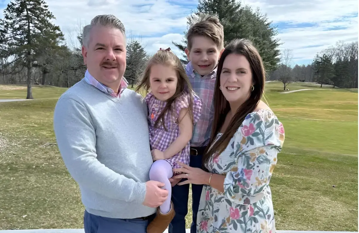 Emily Long and her husband and kids (Photo: Facebook/@Abby Blabby)