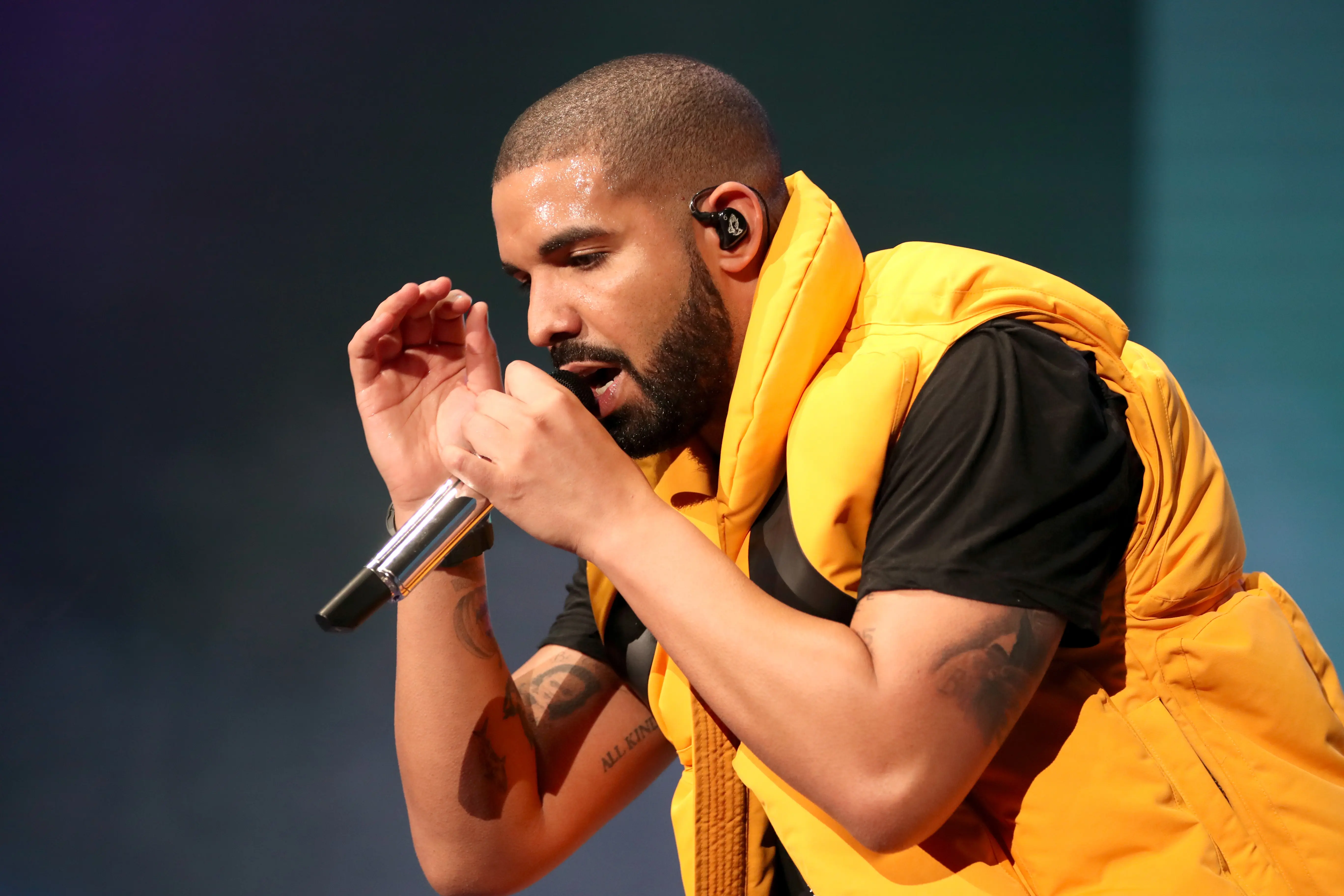 INDIO, CA - APRIL 15:  Drake performs on the Coachella stage during day 2 of the Coachella Valley Music And Arts Festival (Weekend 1) at the Empire Polo Club on April 15, 2017 in Indio, California.  (Photo by Christopher Polk/Getty Images for Coachella)