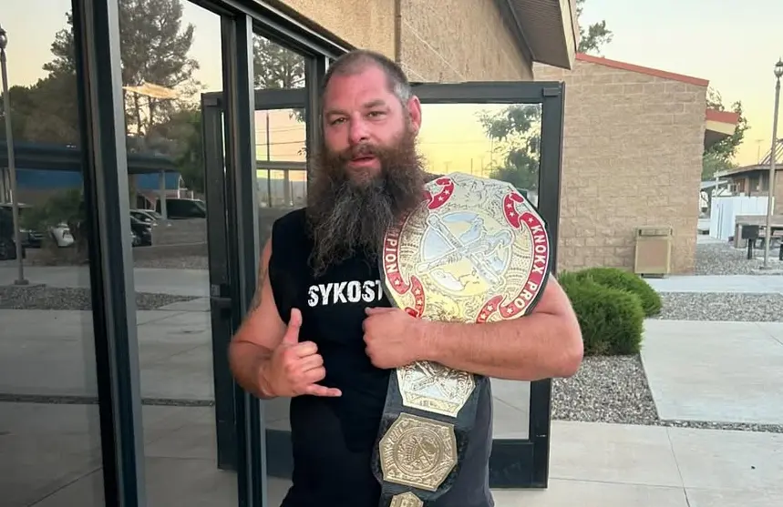 Syko Stu posing for a picture (Image via Instagram/@sykostu)