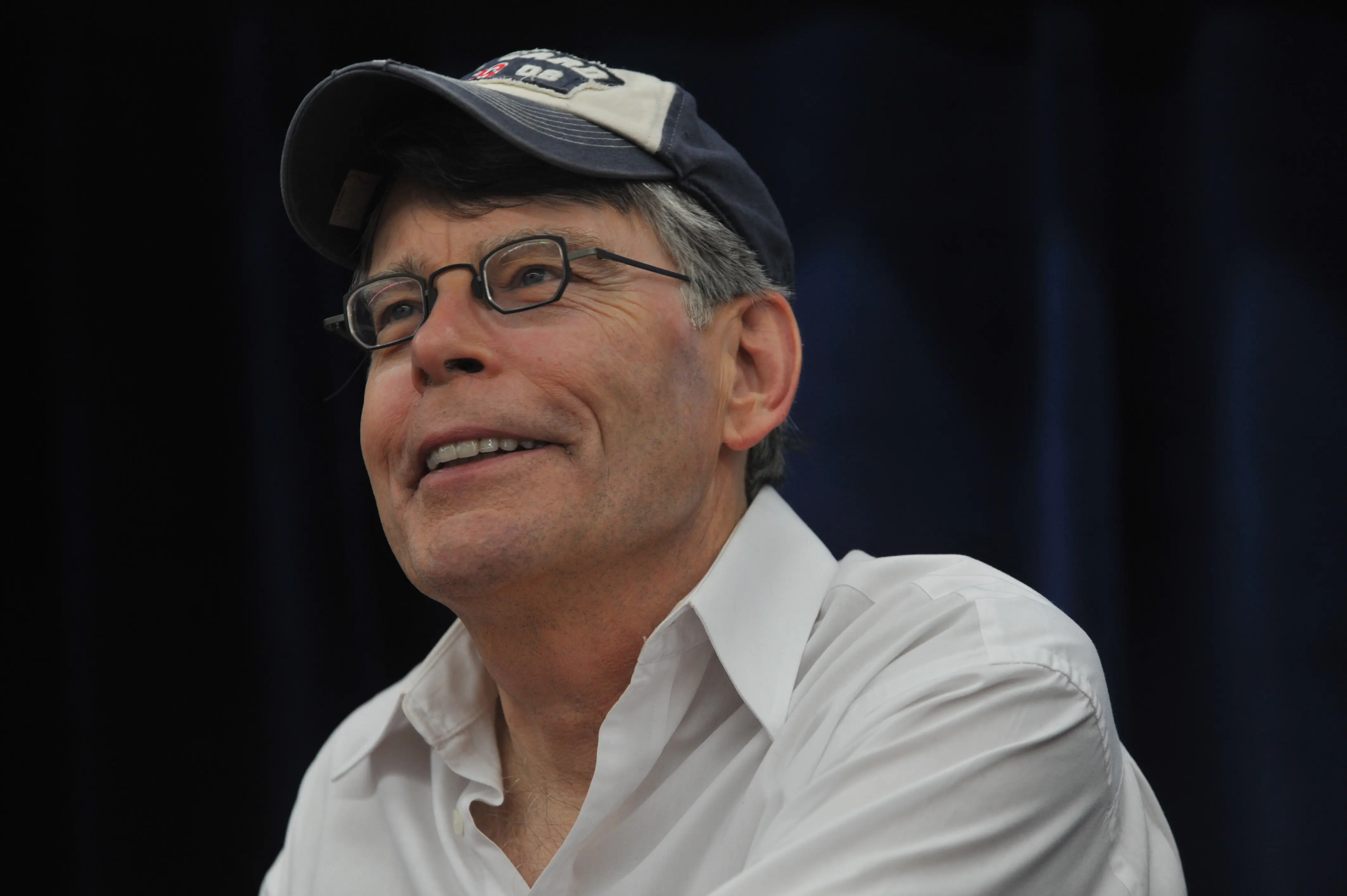 DUNDALK, MD - NOVEMBER 11:  Stephen King promotes "Under The Dome" at the North Point Boulevard Walmart on November 11, 2009 in Dundalk, Maryland. (Photo by Larry French/Getty Images)