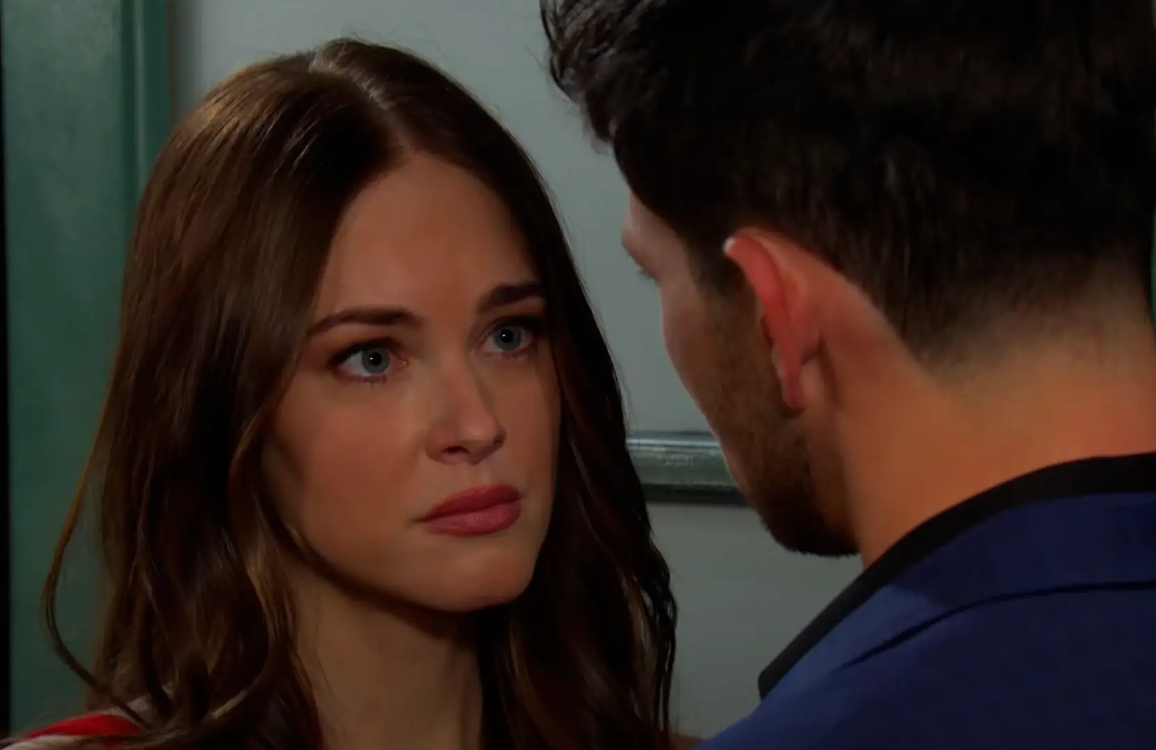 Stephanie talking to Alex (Image via YouTube / Days of Our Lives)