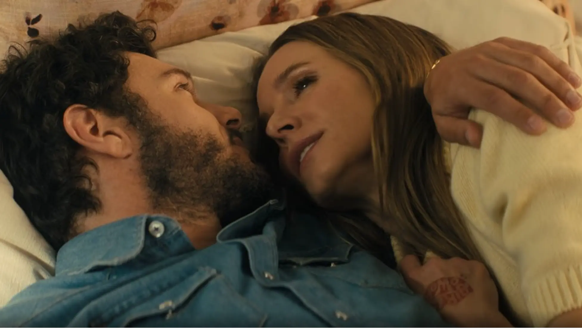 A still from Nobody Wants This season 2 trailer, image via Netflix.