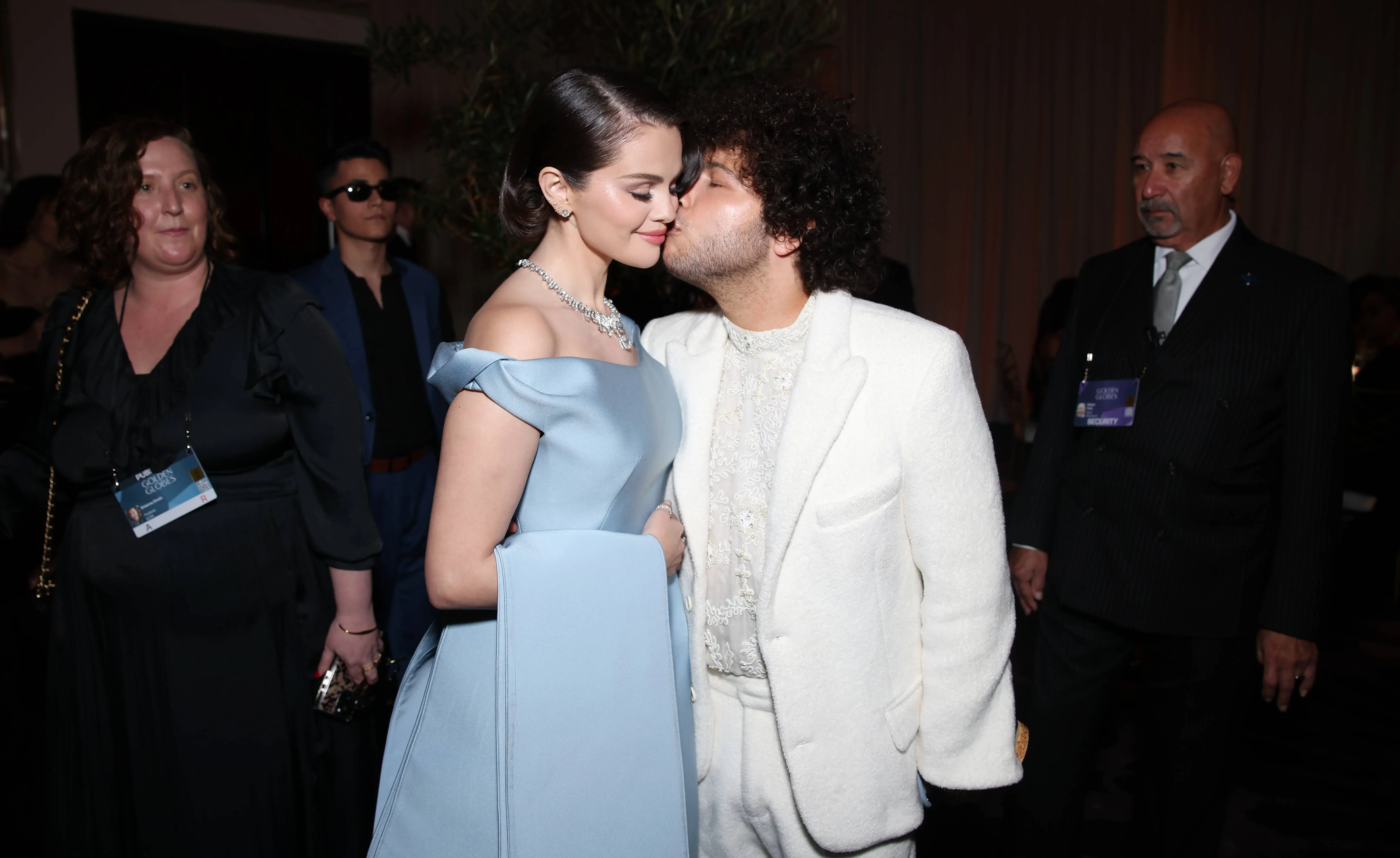 LOS ANGELES,  CALIFORNIA - JANUARY 5, 2025, 82ND GOLDEN GLOBE AWARDS - Selena Gomez and Benny Blanco  at the 82nd Golden Globe Awards, held at the Beverly Hilton Hotel in Los Angeles on January 5, 2025.  (Photo by Jason Armond / Los Angeles Times via Getty Images)