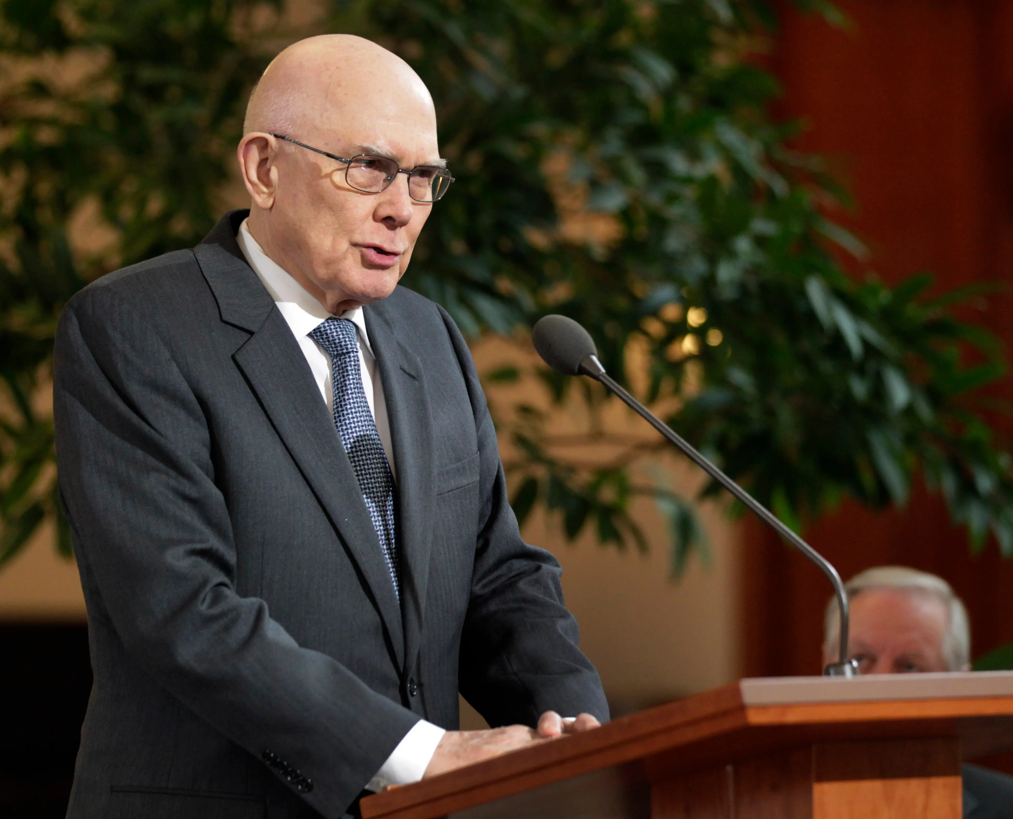 Mormon Apostle Dallin Oaks announces at a news conference The Church of Jesus Christ Of Latter-Day Saints stance (Image via Getty)