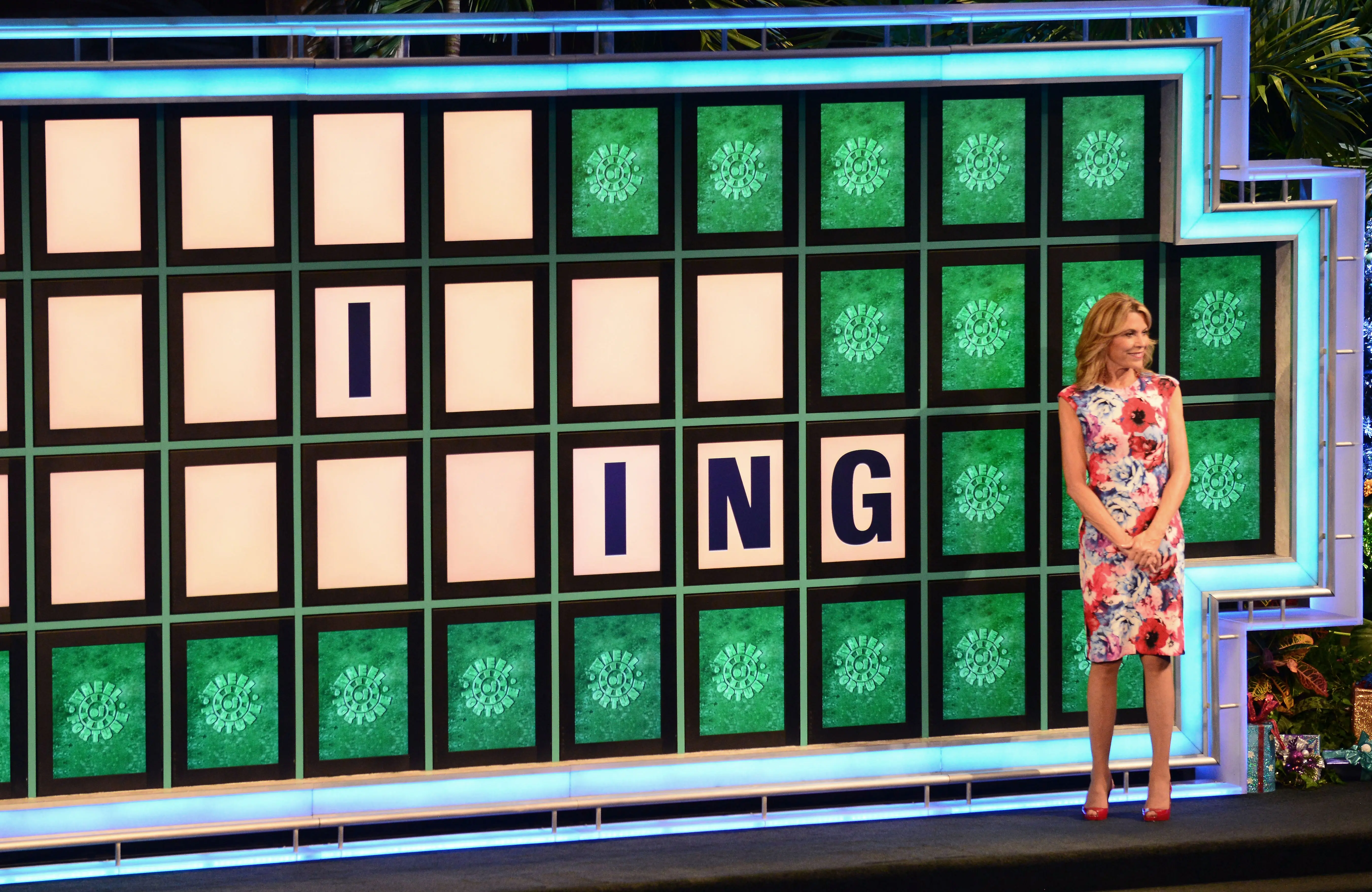 Wheel of Fortune host Vanna White (Image via Getty)