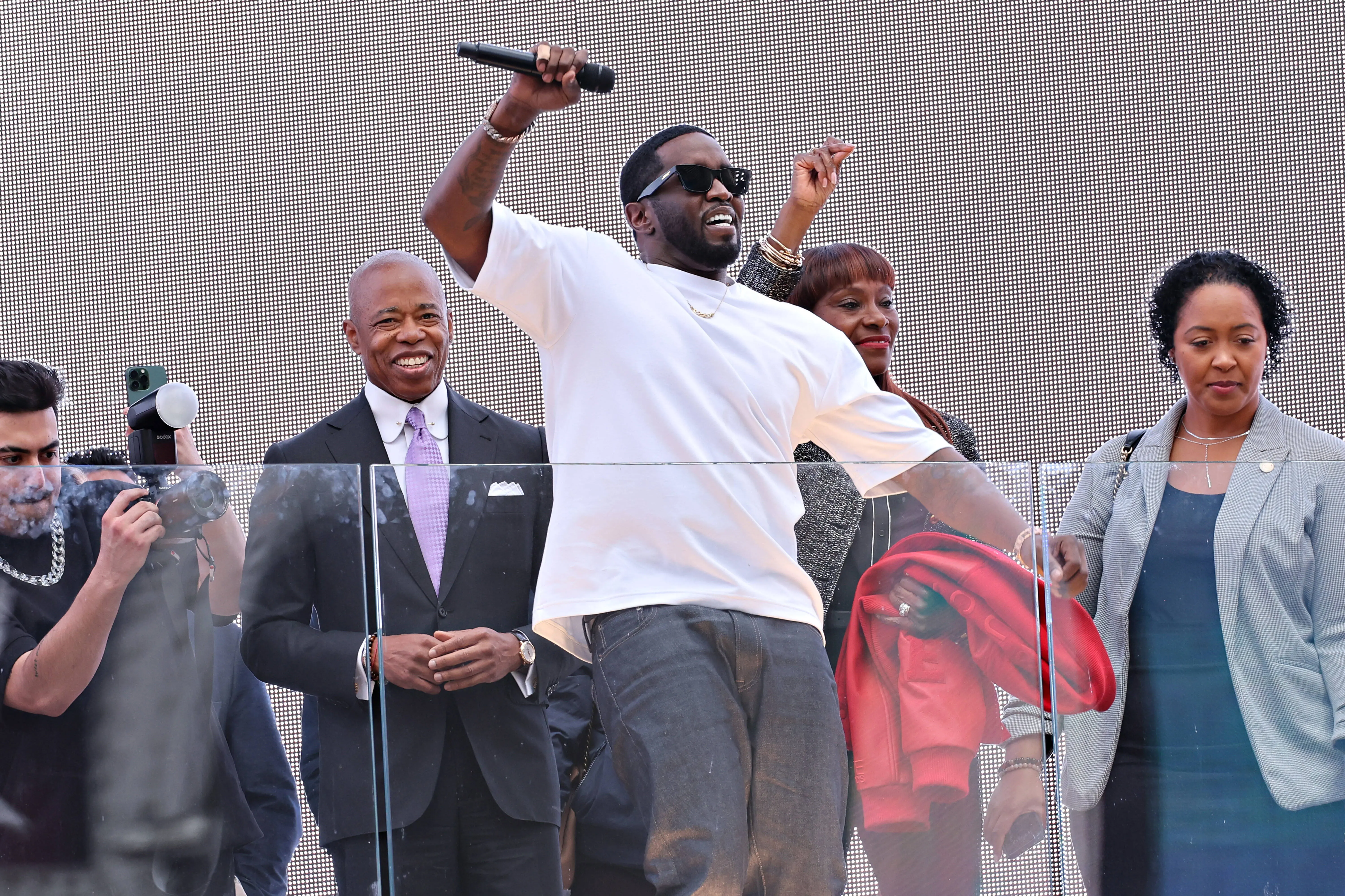 NEW YORK, NEW YORK - SEPTEMBER 15:  Sean "Diddy" Combs performs after being presented with the key to the city by New York Mayor Eric Adams in Times Square on September 15, 2023 in New York City. (Photo by Cindy Ord/Getty Images)