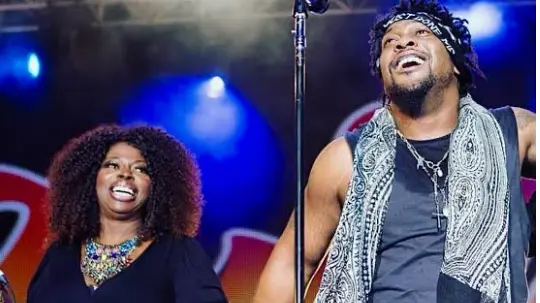 D’Angelo and Angie Stone (Image via X/@VINCENT)