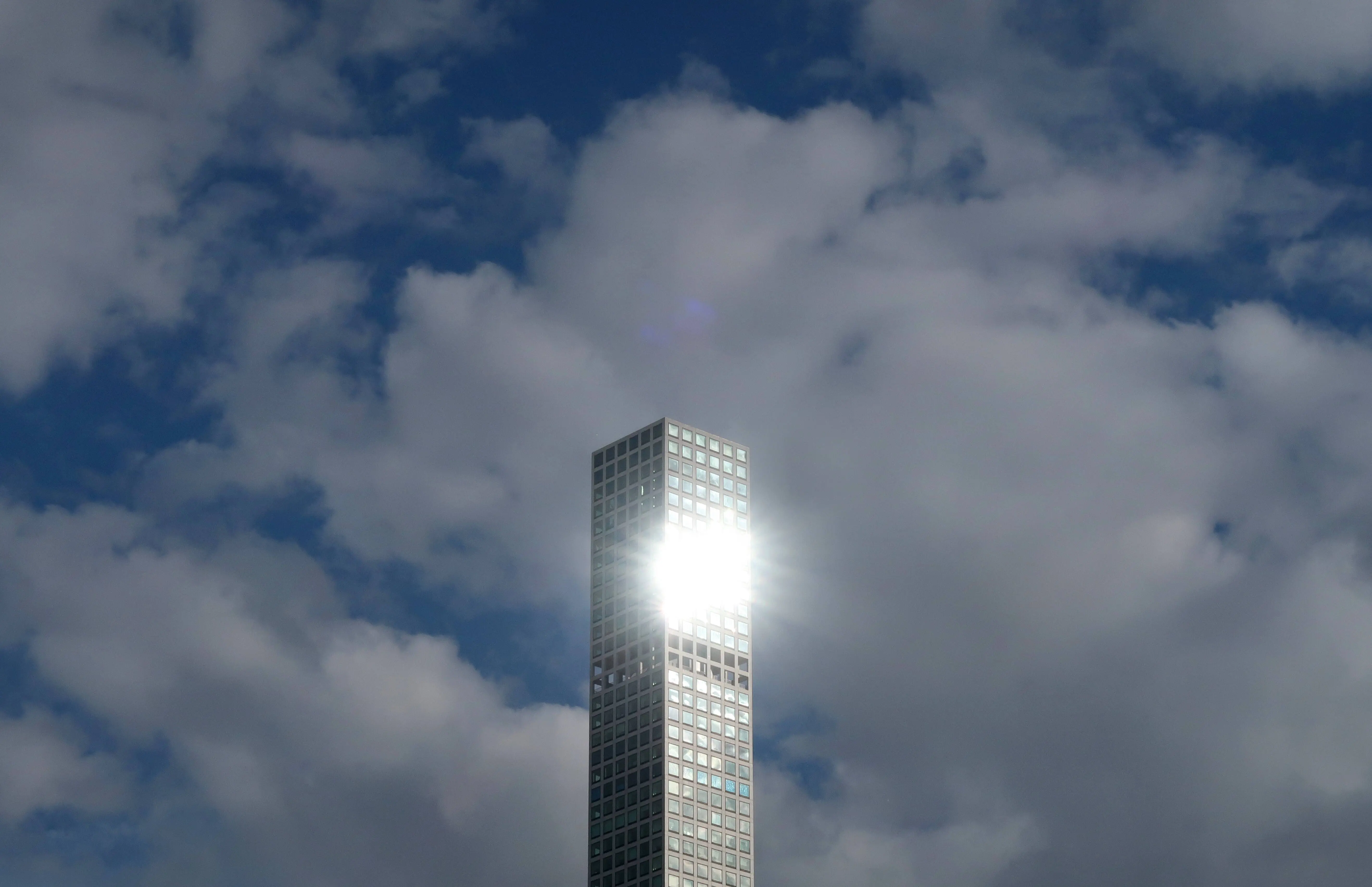 NEW YORK, NY - APRIL 4: The setting sun reflects off the windows of 432 Park Avenue on April 4, 2018 in New York City. (Photo by Gary Hershorn/Getty Images)