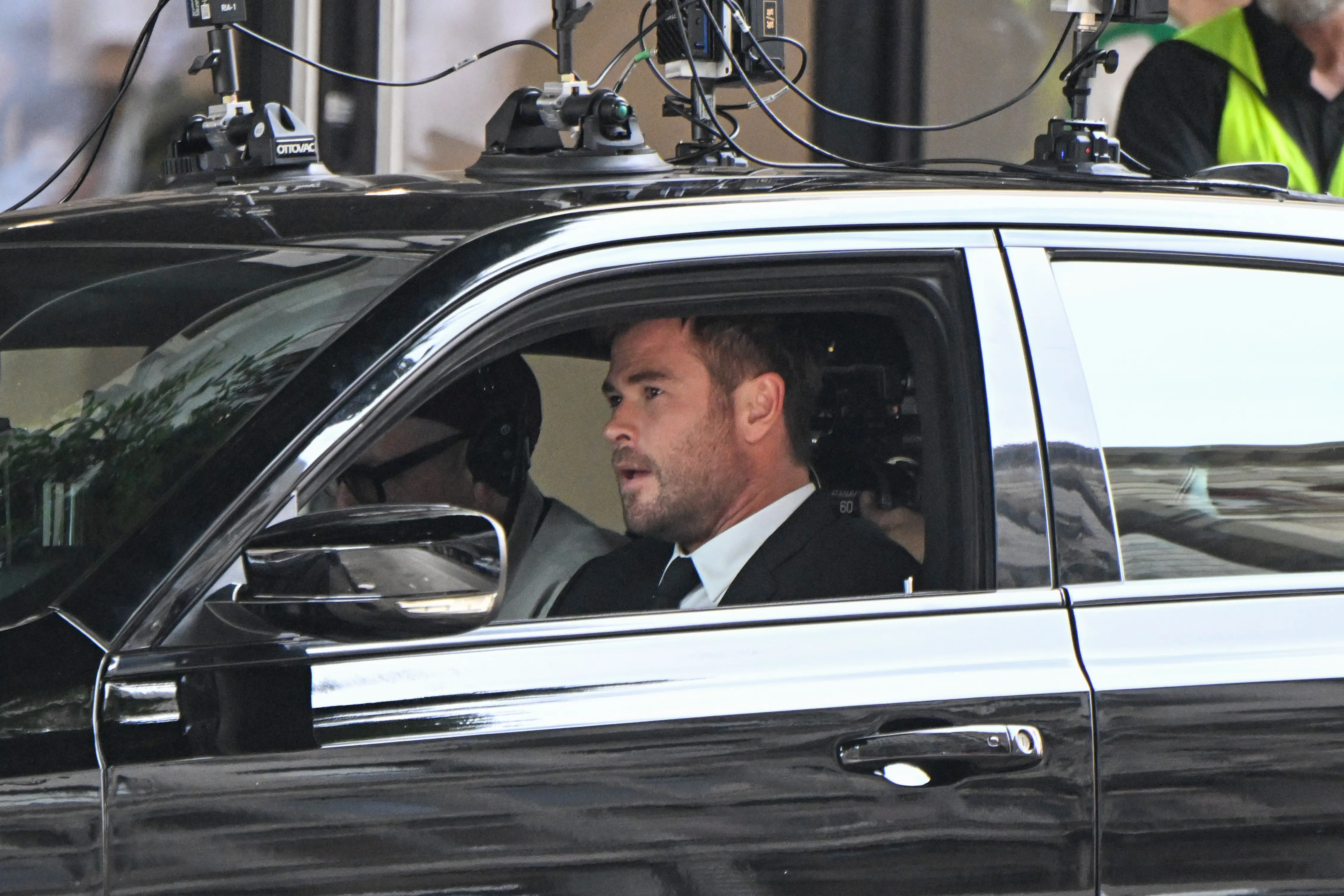 LOS ANGELES, CA - OCTOBER 27: Chris Hemsworth is seen filming on the set of "Crime 101" on October 27, 2024 in Los Angeles, California. (Photo by MEGA/GC Images)