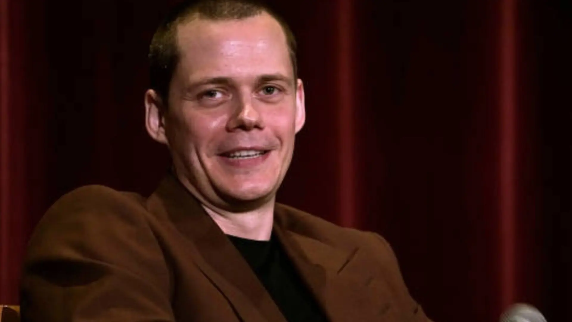 Bill Skarsgård as Pennywise (Image via Getty)