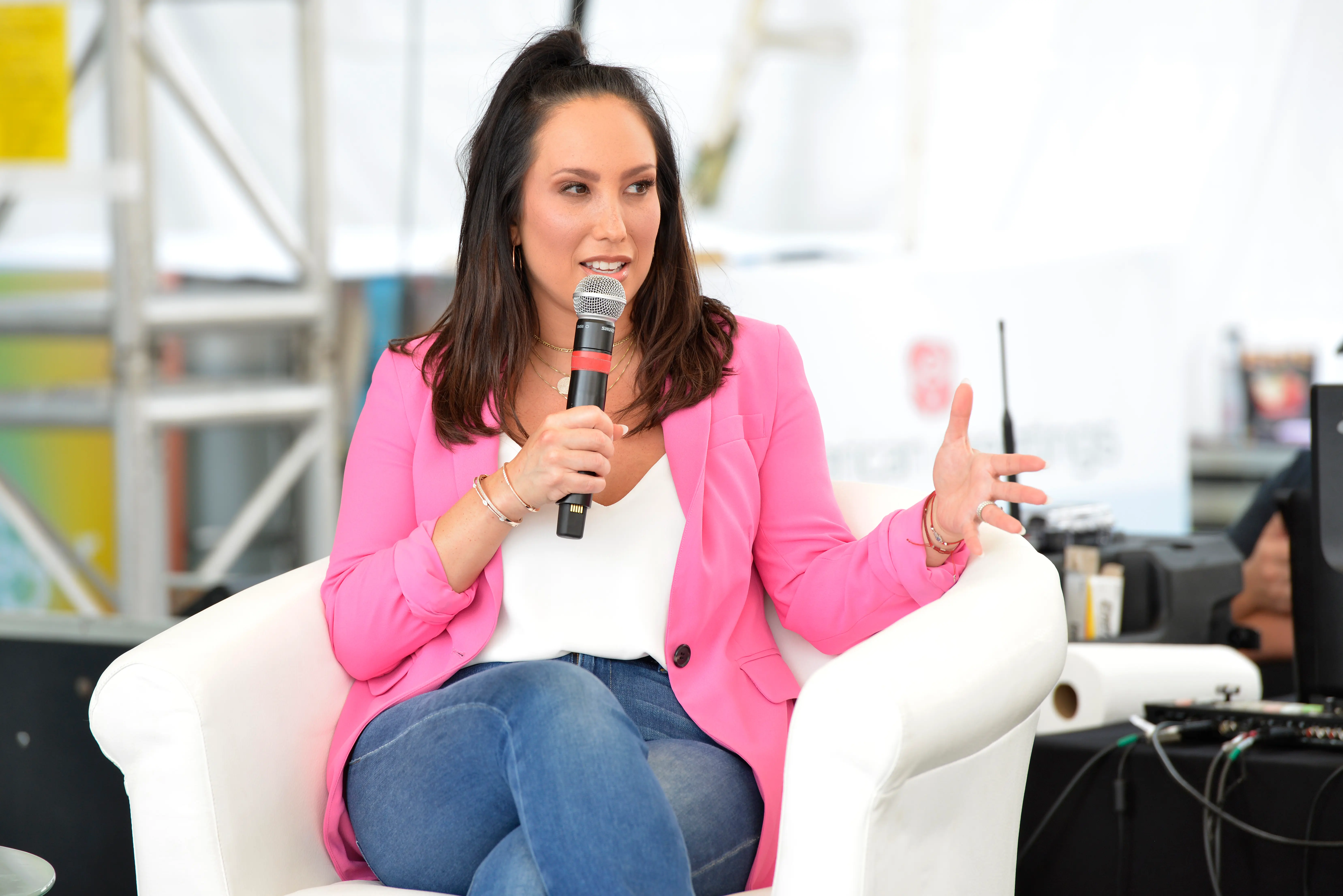 Cheryl Burke (Image via Getty)