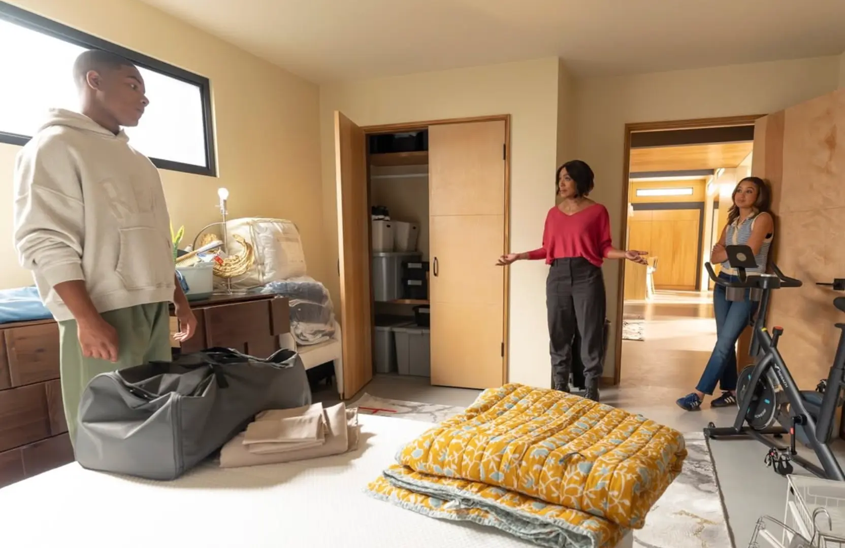 Athena (Image via Instagram / 911onabc)