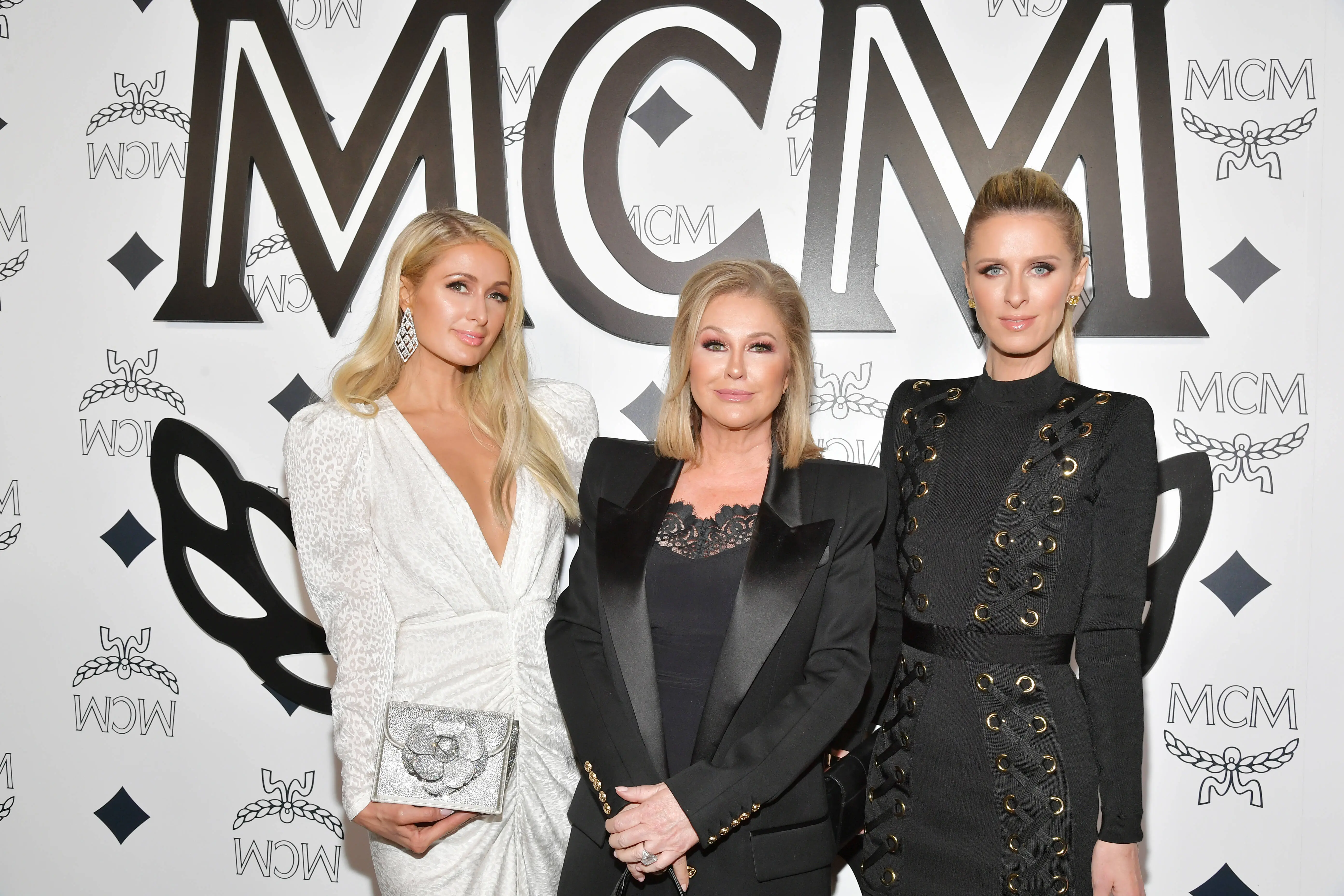  Paris Hilton, Kathy Hilton and Nicky Hilton Rothschild (Image Via Getty)