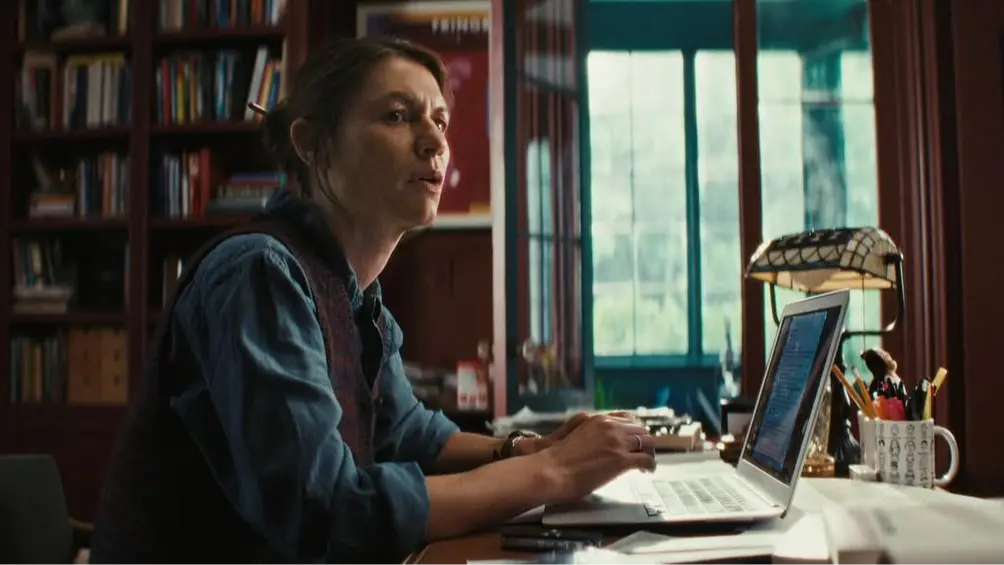 Claire Danes as Aggie Wiggs in The Beast in Me (Image via Instagram/@netflix)