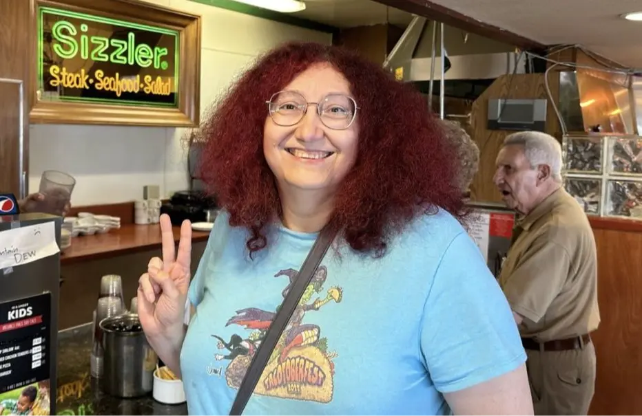 Rebecca Ann Heineman posing for a picture (Image via Instagram/@burgerbecky)