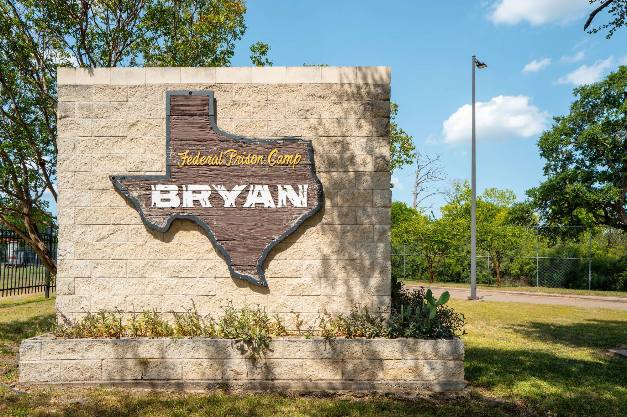 Stephanie Hockridge will be transported to the Federal Prison Camp in Texas (Image via Getty)