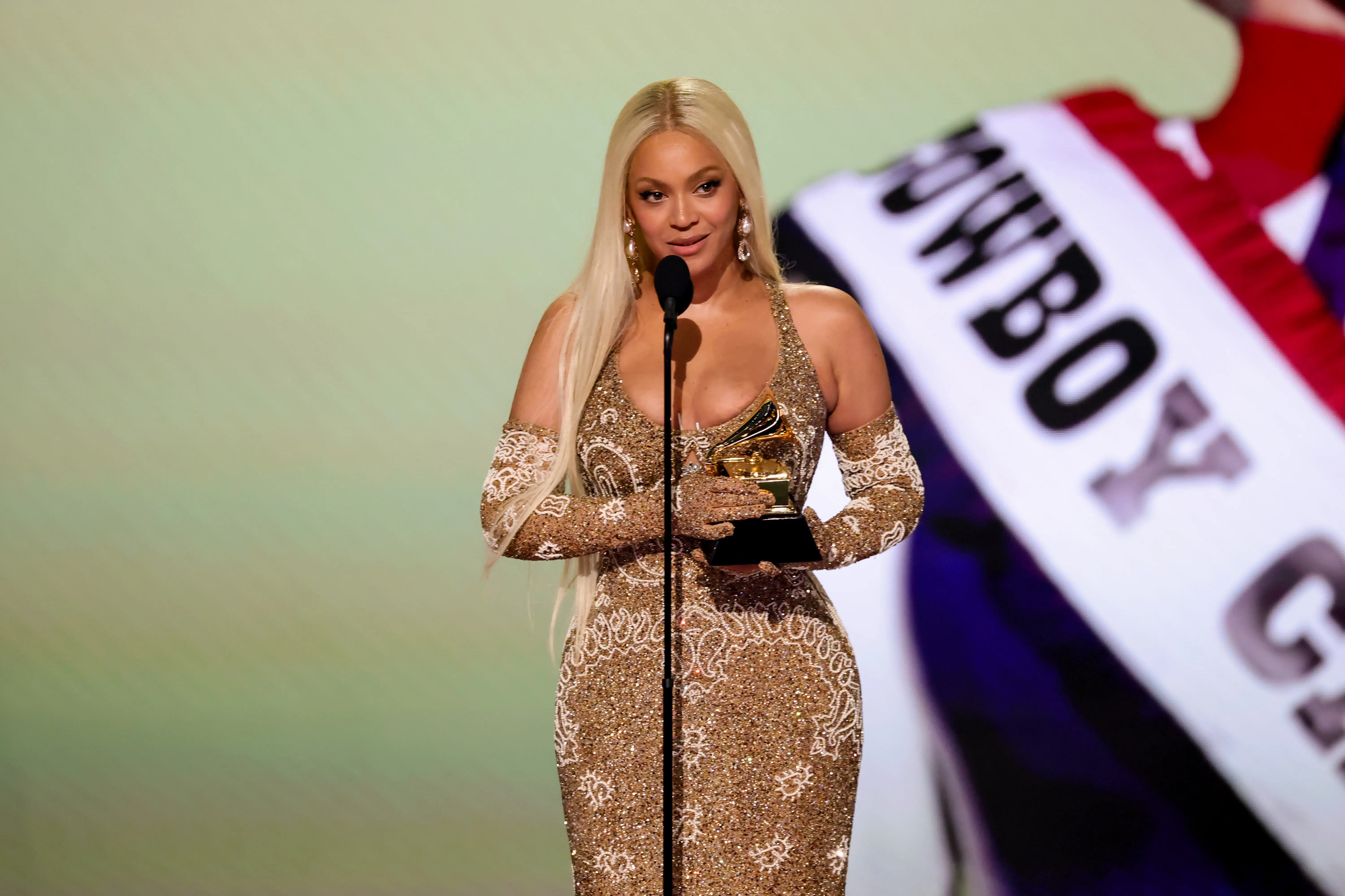 LOS ANGELES, CALIFORNIA - FEBRUARY 02: Beyoncé accepts the Best Country Album award for "COWBOY CARTER" onstage during the 67th Annual GRAMMY Awards at Crypto.com Arena on February 02, 2025 in Los Angeles, California.  (Photo by Kevin Winter/Getty Images for The Recording Academy)