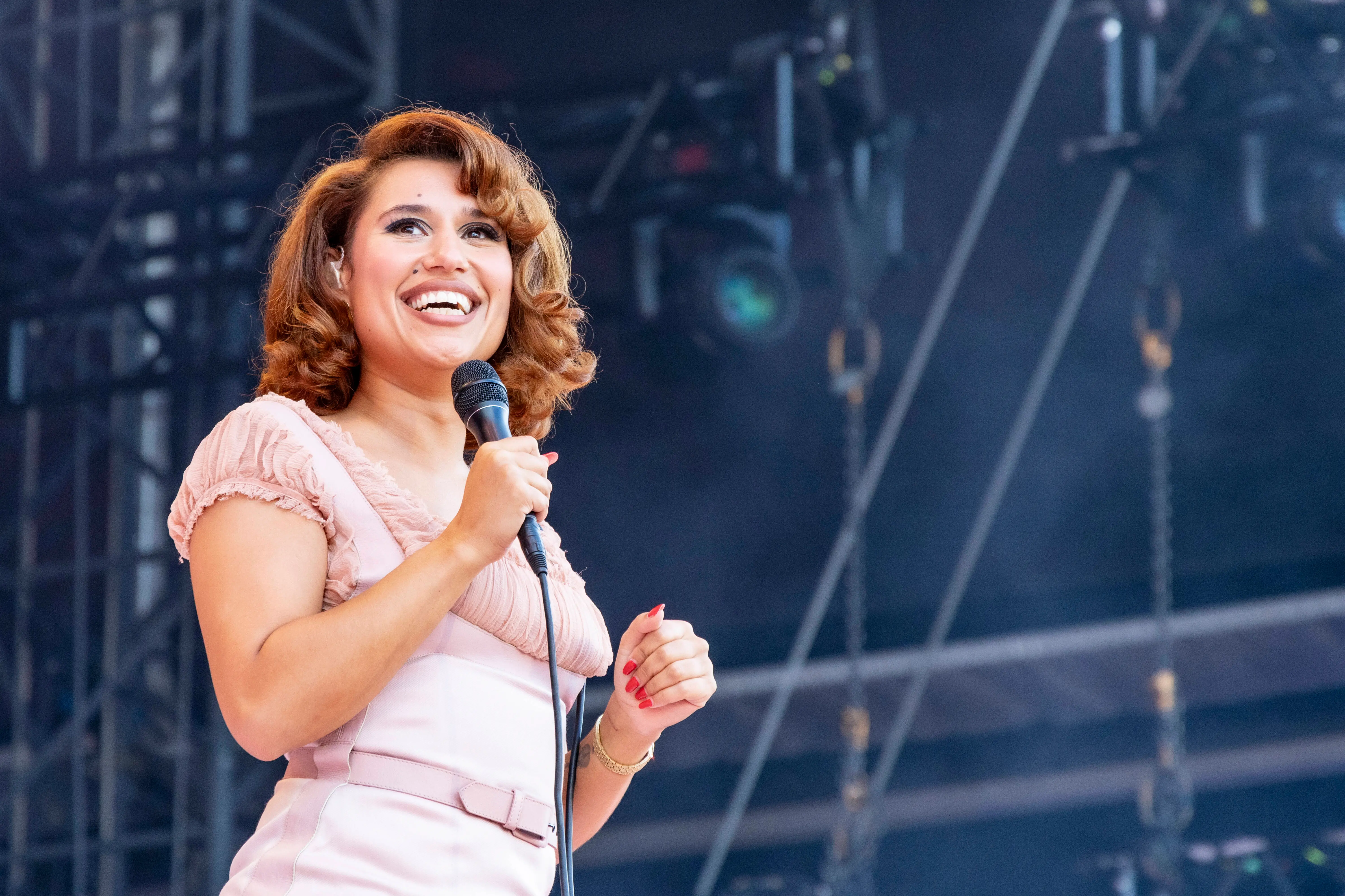 BERLIN, GERMANY - JULY 13: RAYE performs on stage during day two of Lollapalooza Berlin on July 13, 2025 in Berlin, Germany. (Photo by Pedro Becerra/Redferns)
