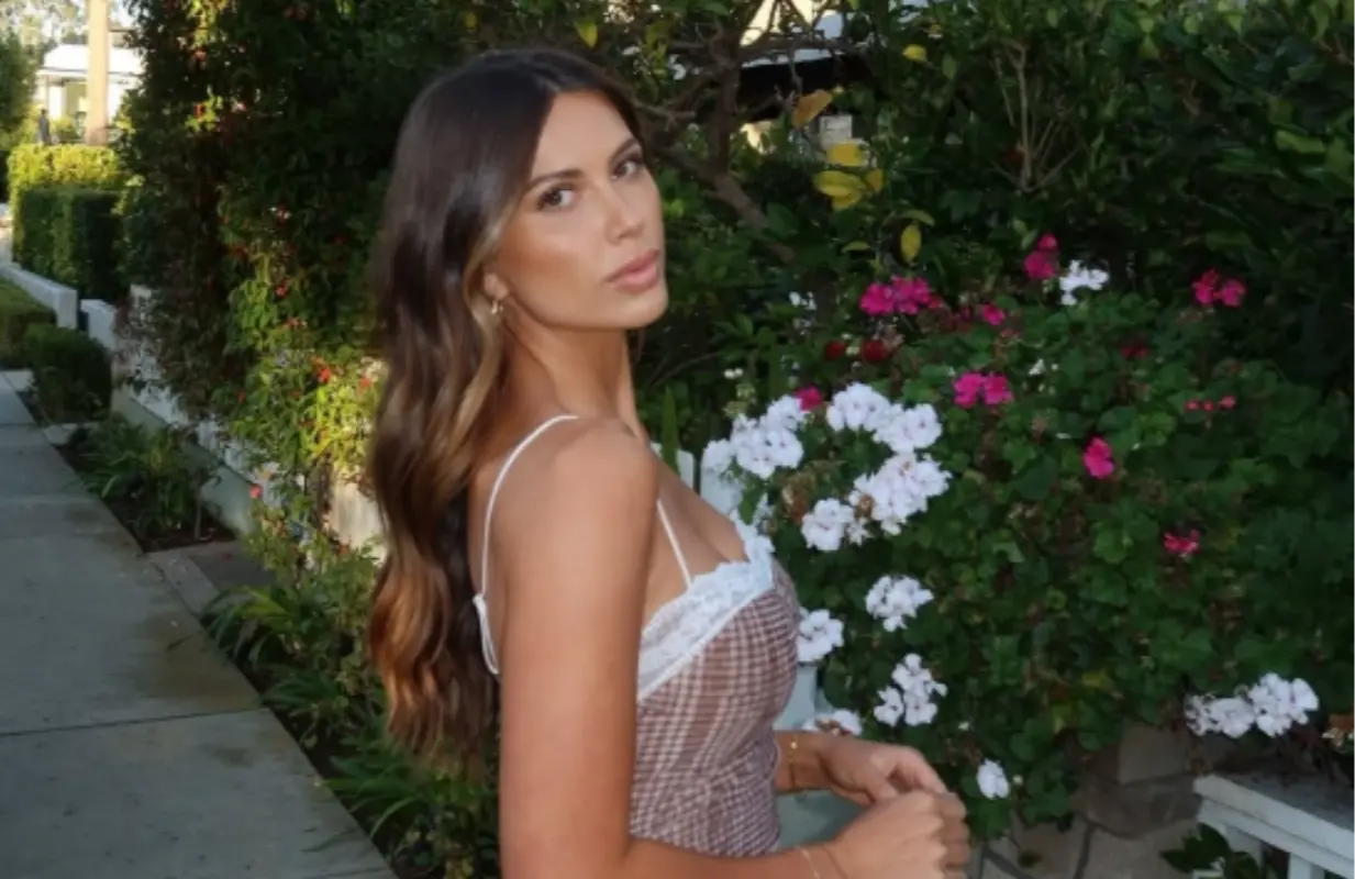 Demi of The Secret Lives of Mormon Wives (Image via Instagram/@demilucymay)