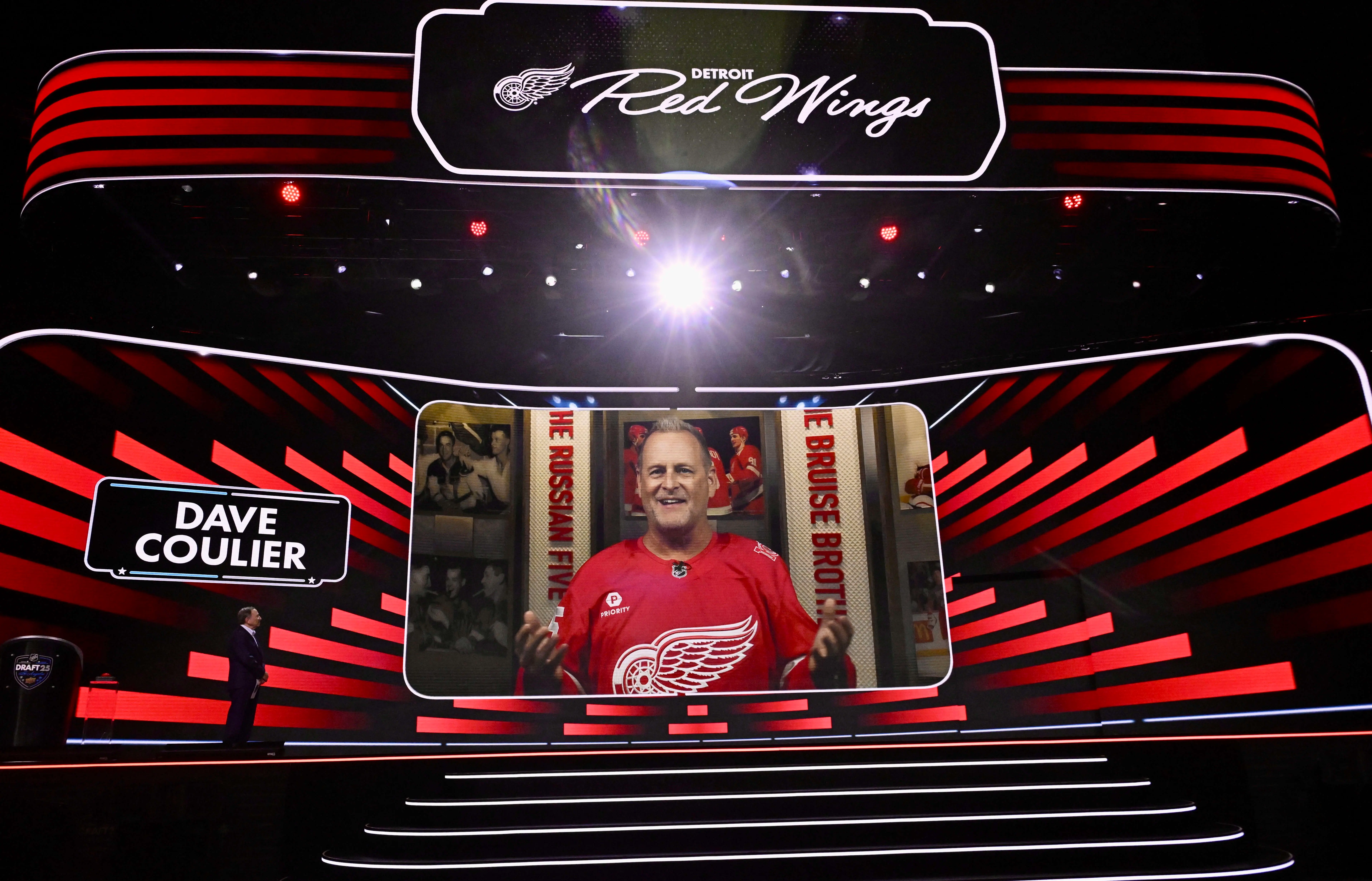 Los Angeles, CA - June 27:  Actor Dave Coulier announces the Carter Bear as the Detroit Red Wings 13th pick, First round during the 2025 NHL draft at L.A. Live's Peacock Theater in Los Angeles on Friday, June 27, 2025.(Photo by Keith Birmingham/MediaNews Group/Pasadena Star-News via Getty Images)