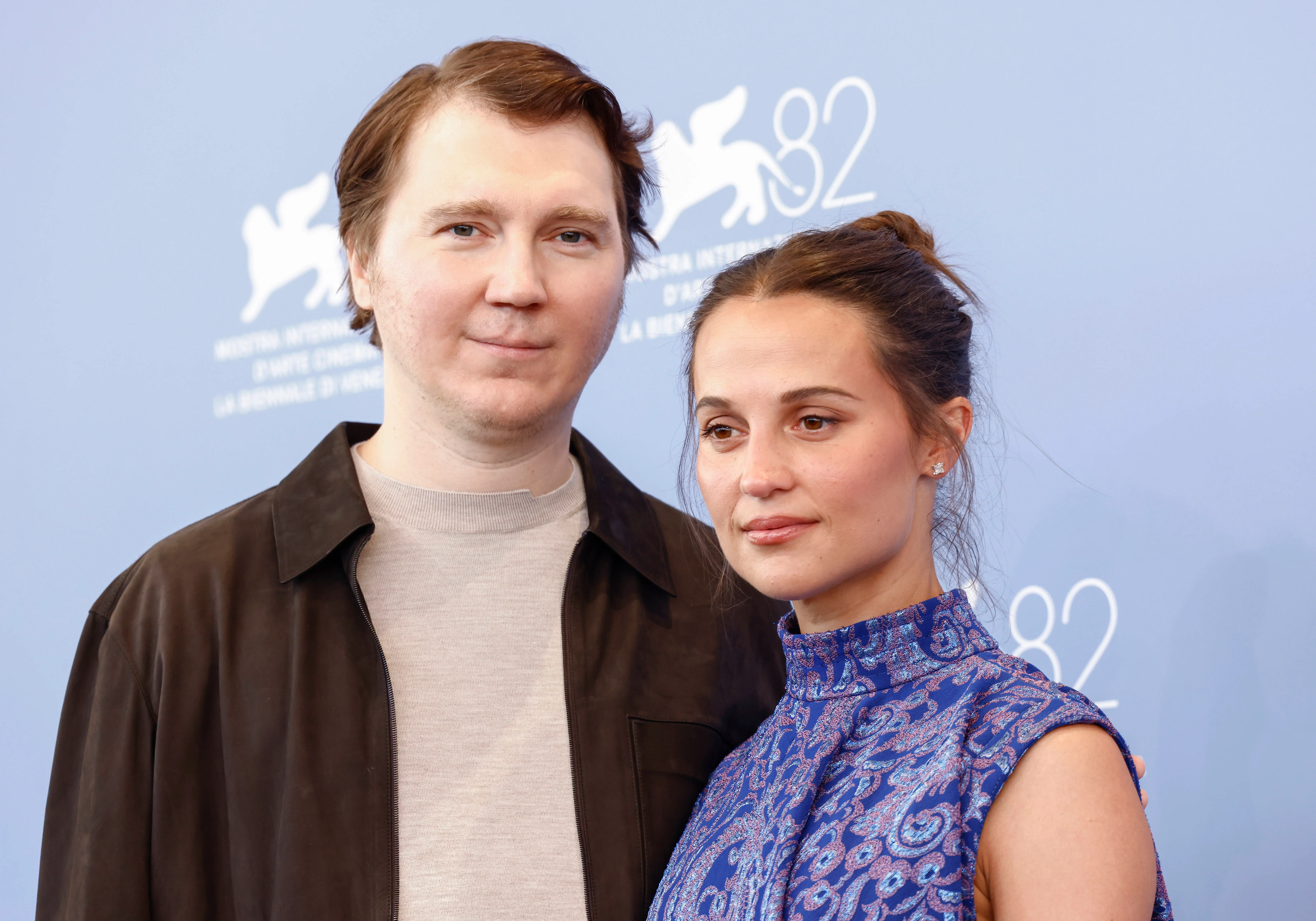 Paul Dano and Alicia Vikander attend "The Wizard Of The Kremlin" (Le Mage Du Kremlin) photocall during the 82nd Venice International Film Festival (Image via Getty)
