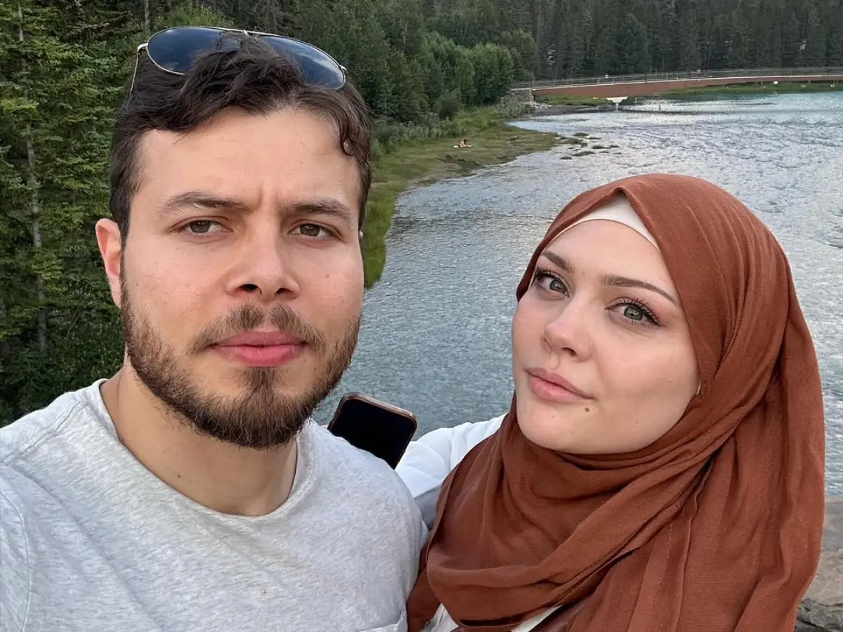 Oman and Avery (Image via Instagram @javerysjourney)