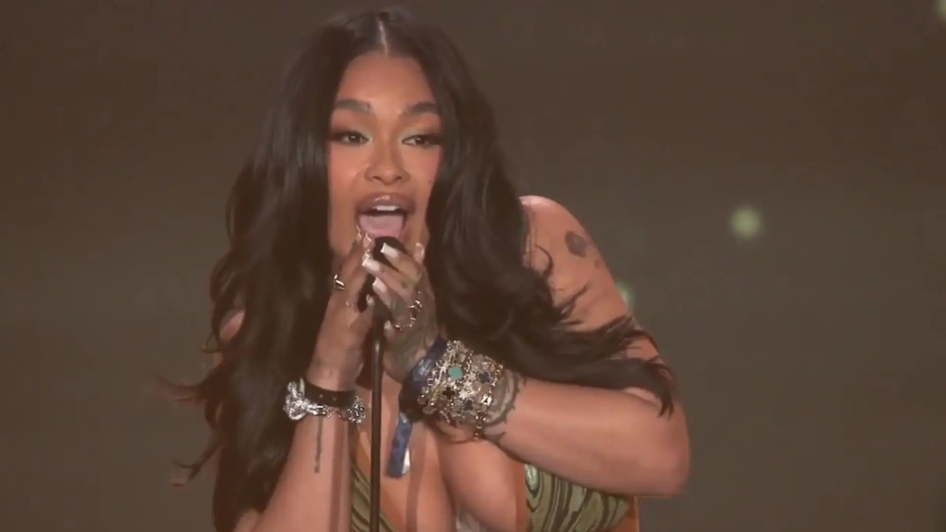 India Love (Image via YouTube/@QTCinderella)