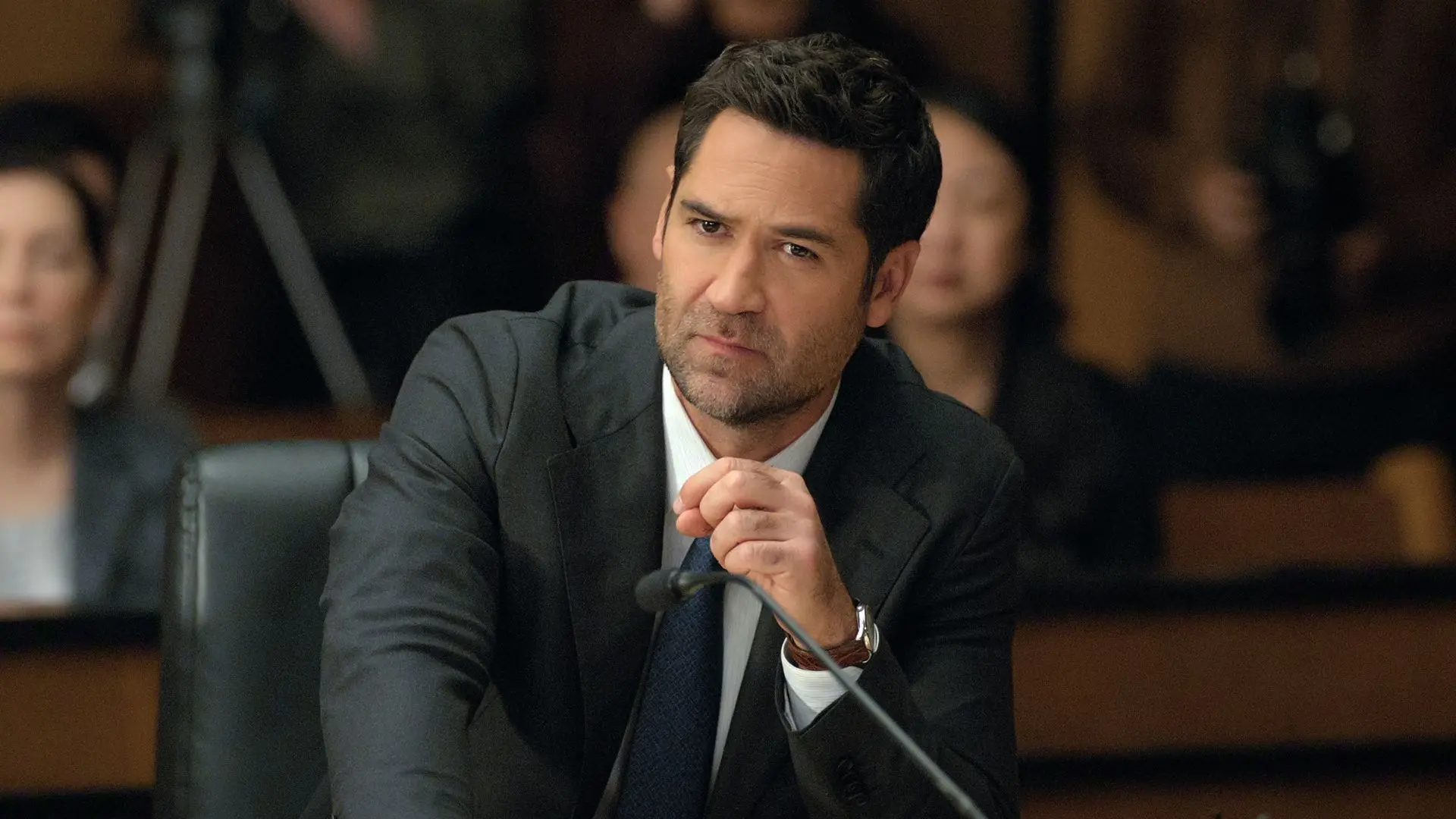 A scene from Lincoln Lawyer season 4 (Image via X/@Netflix)