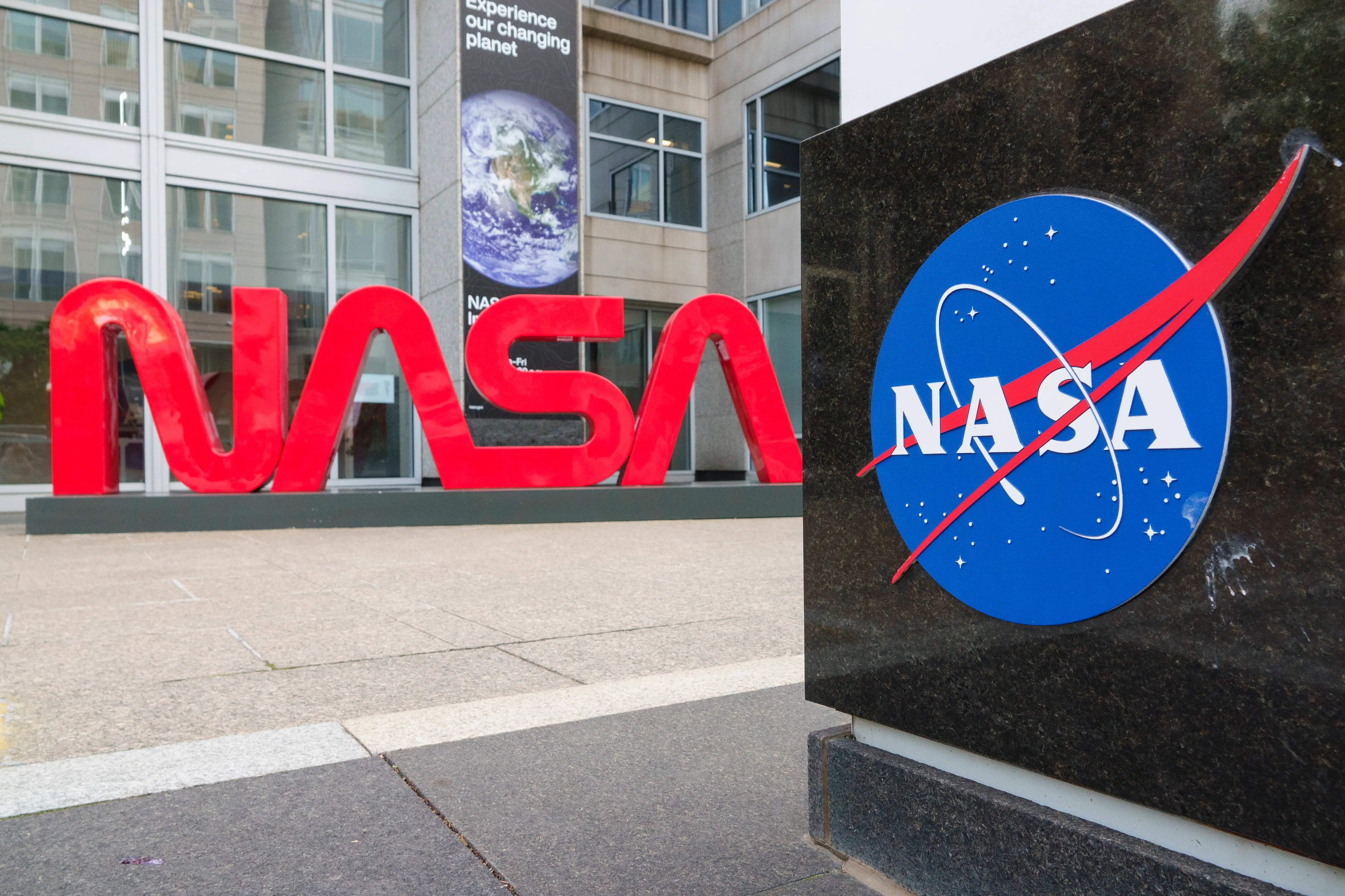 A NASA logo displayed in Washington, DC (Image via Getty)