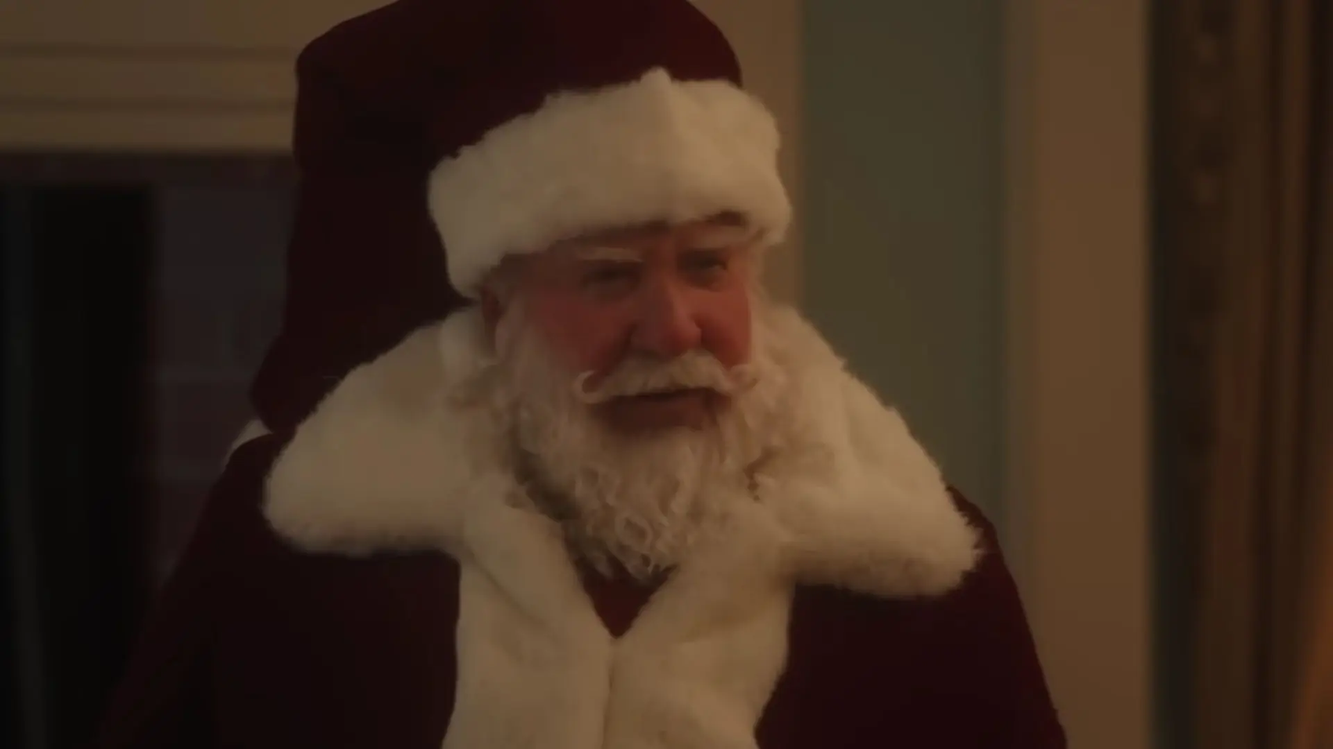 A scene from The Santa Clause (Image via YouTube/@Disney+)