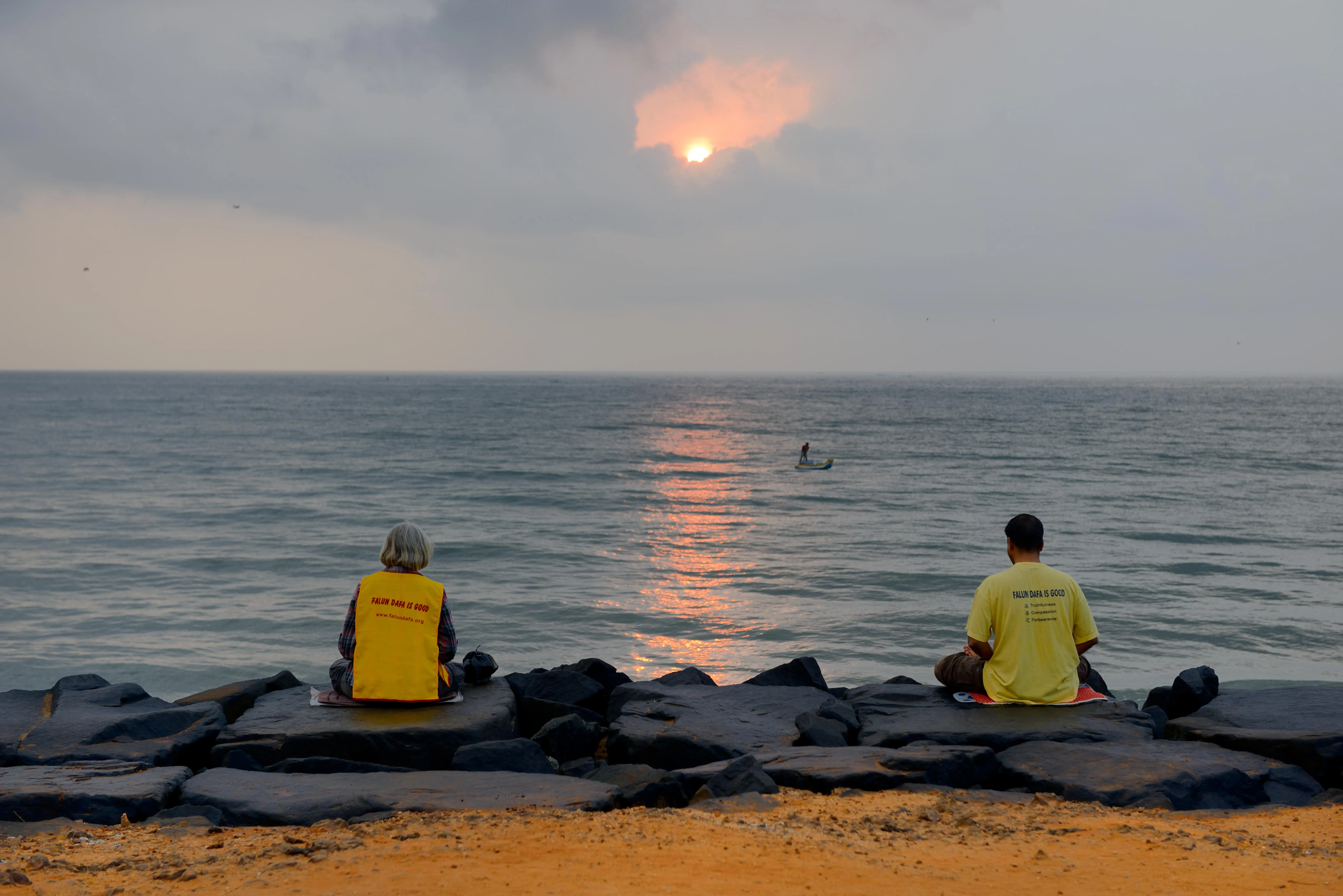 INDIA, PONDICHERY - JANUARY 10 : Promenade Beach in Pondicherry. The former French colony of Pondicherry is a Union Territory with a special administrative status on January 10, 2018 in India. (Photo by Frédéric Soltan/Corbis via Getty Images)