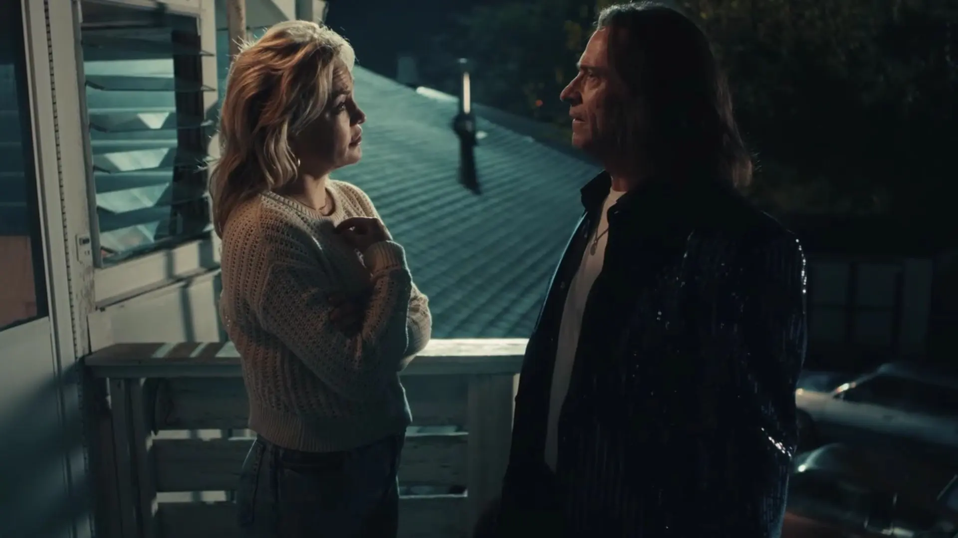 A scene from Song Sung Blue (Image via YouTube/@UniversalPicturesCanada)