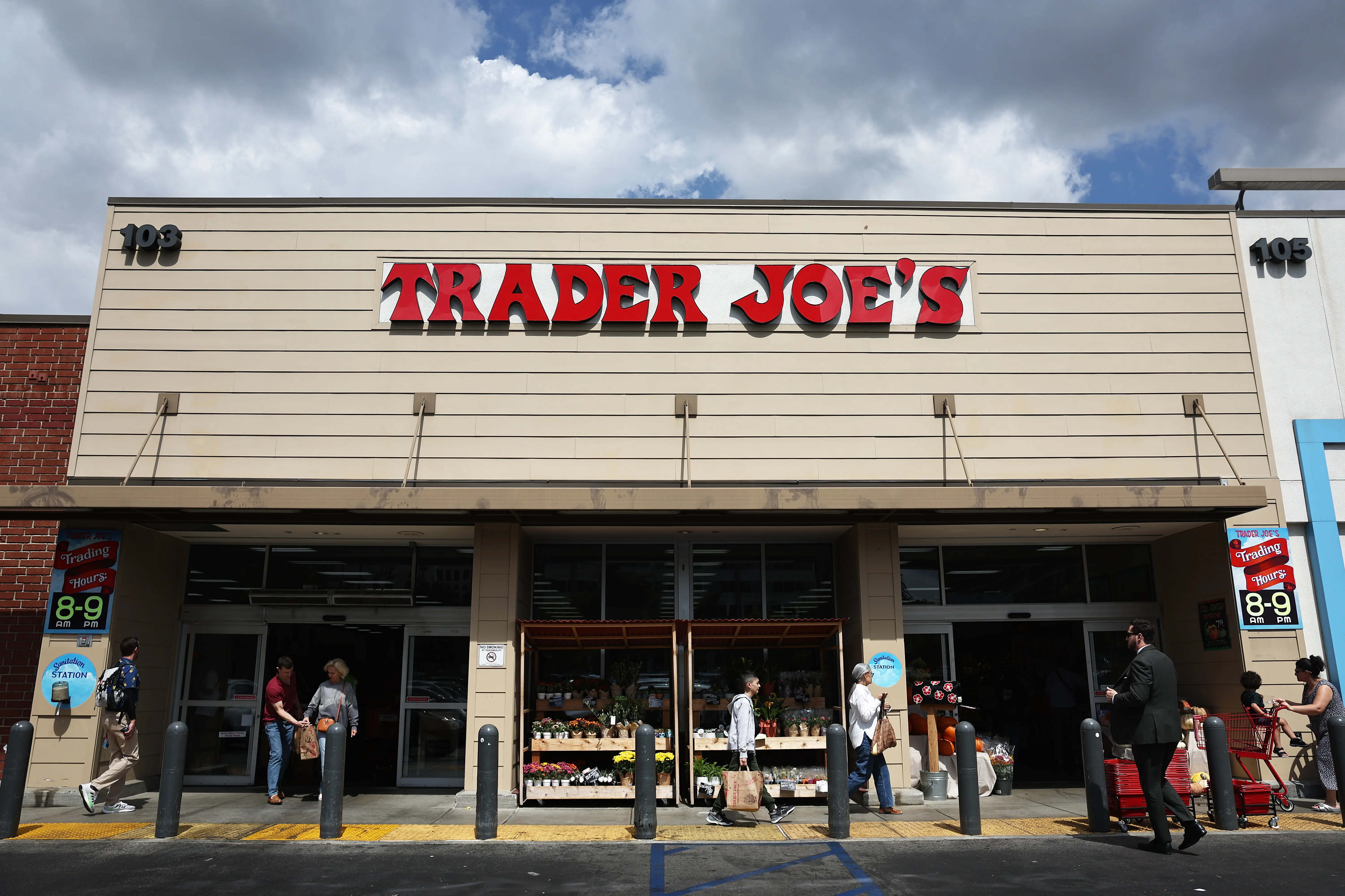 7 best Trader Joe's gifts to give your loved ones on New Year 2026 (Photo by Mario Tama/Getty Images)