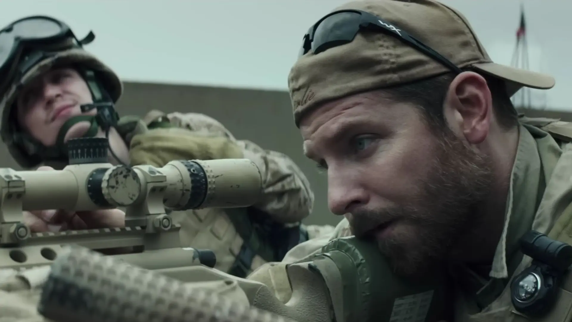 A scene from the movie American Sniper (Image via YouTube/@WarnerBros)