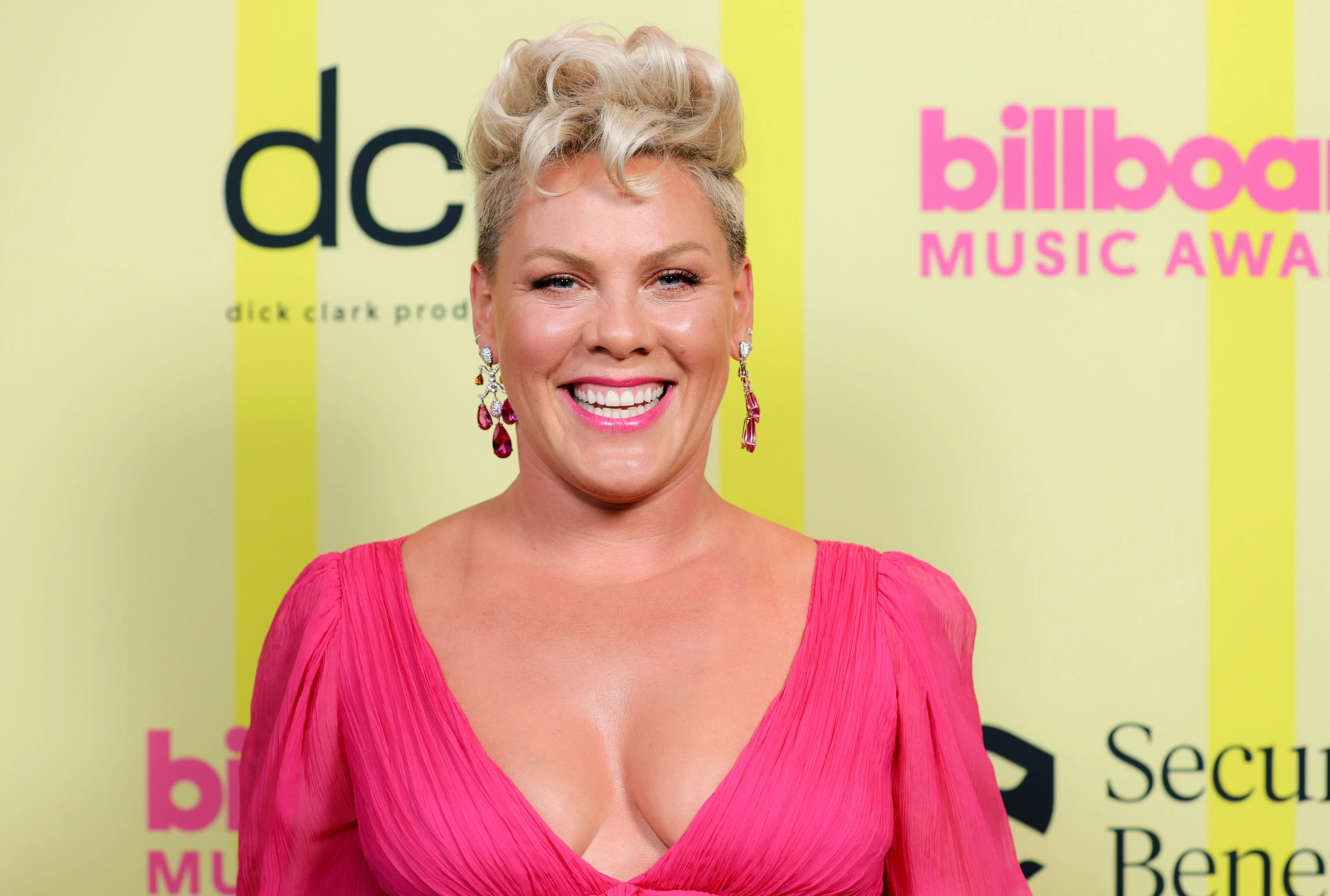 What happened to Pink? Complete health updates as singer sends a message  after hospitalization - PRIMETIMER